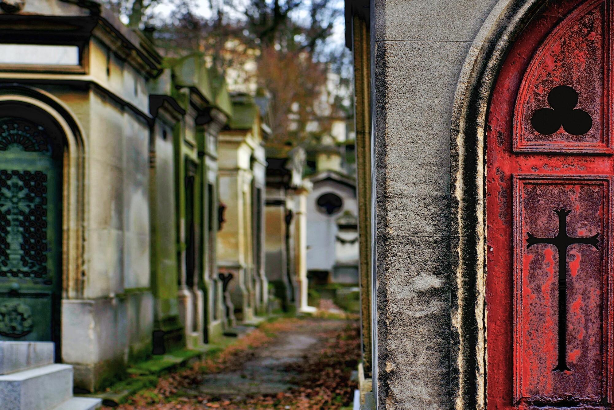 Paris: Famous Graves of Pere Lachaise Cemetery Guided Tour