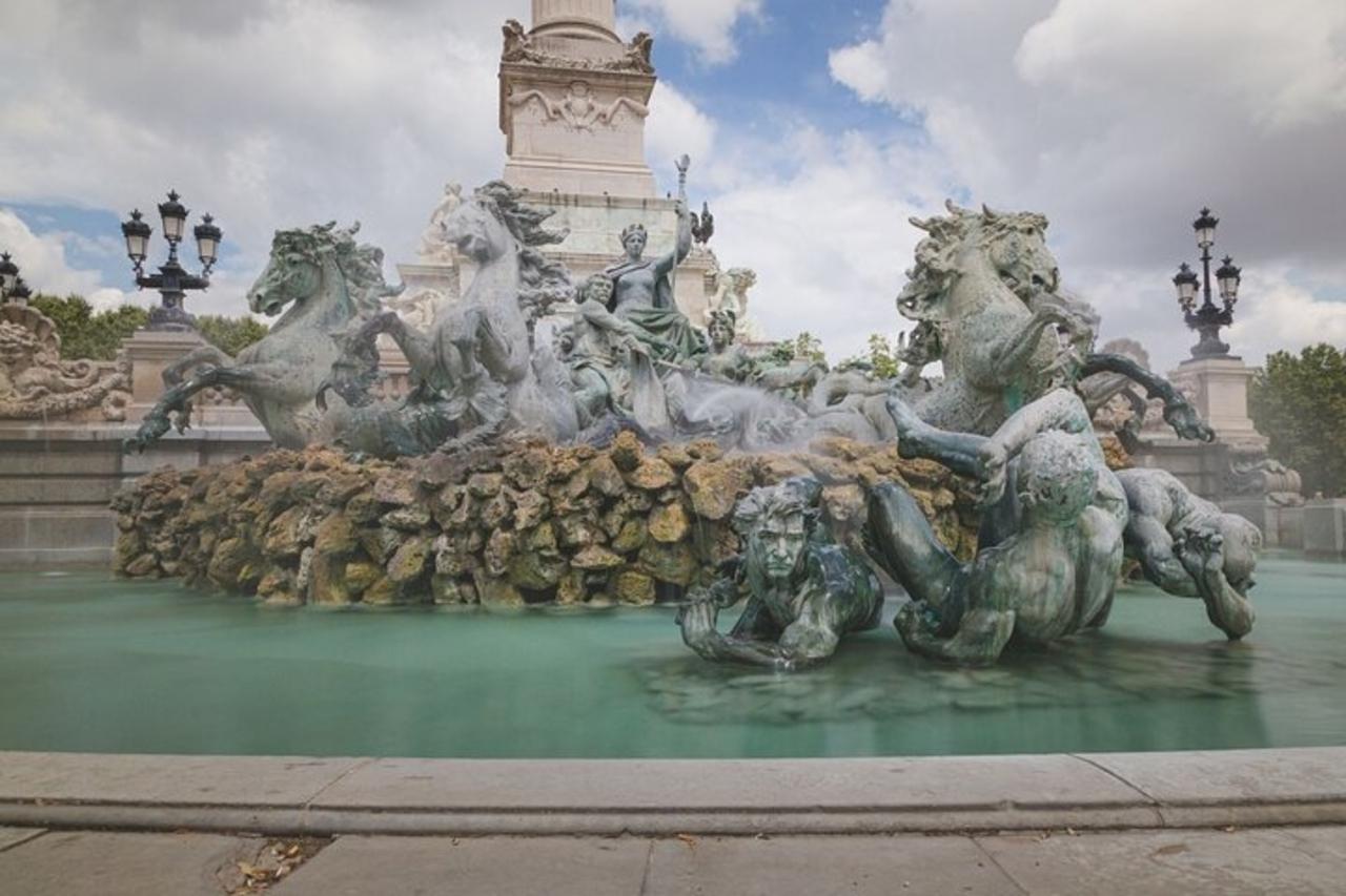 Private Bordeaux Walking Tour with Local Guide
