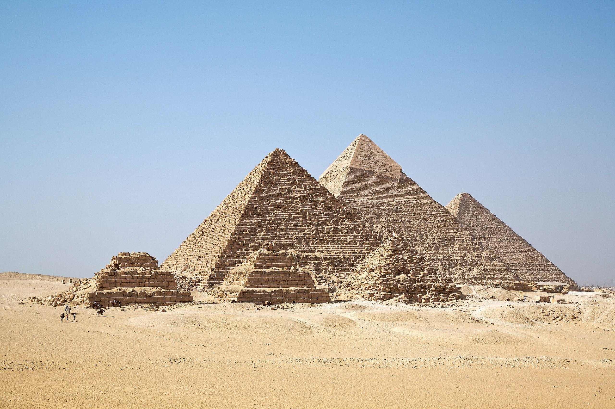 Private Giza Pyramids & Sphinx Tour with Lunch