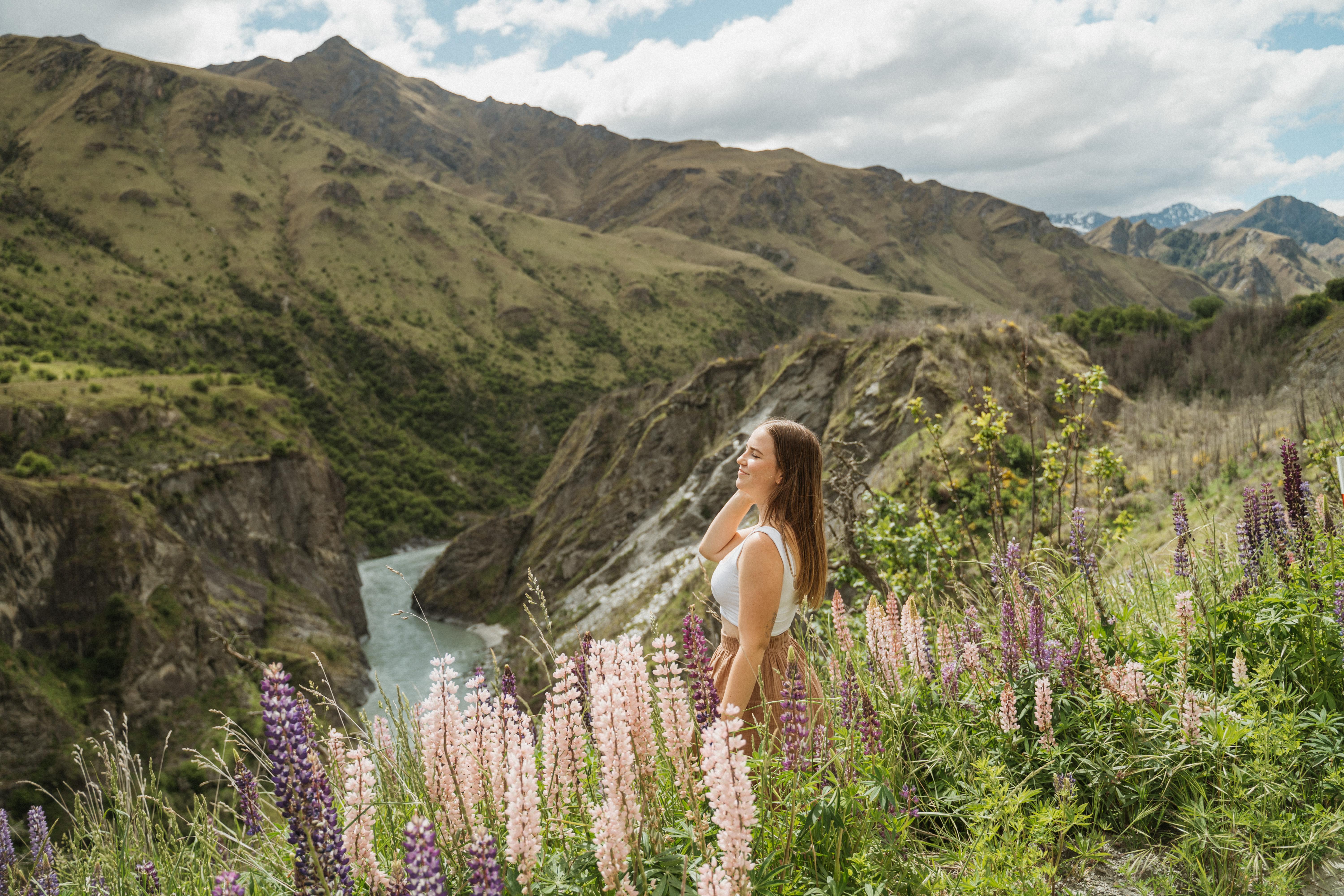 Queenstown: Skippers Canyon Goldrush Multilingual Tour