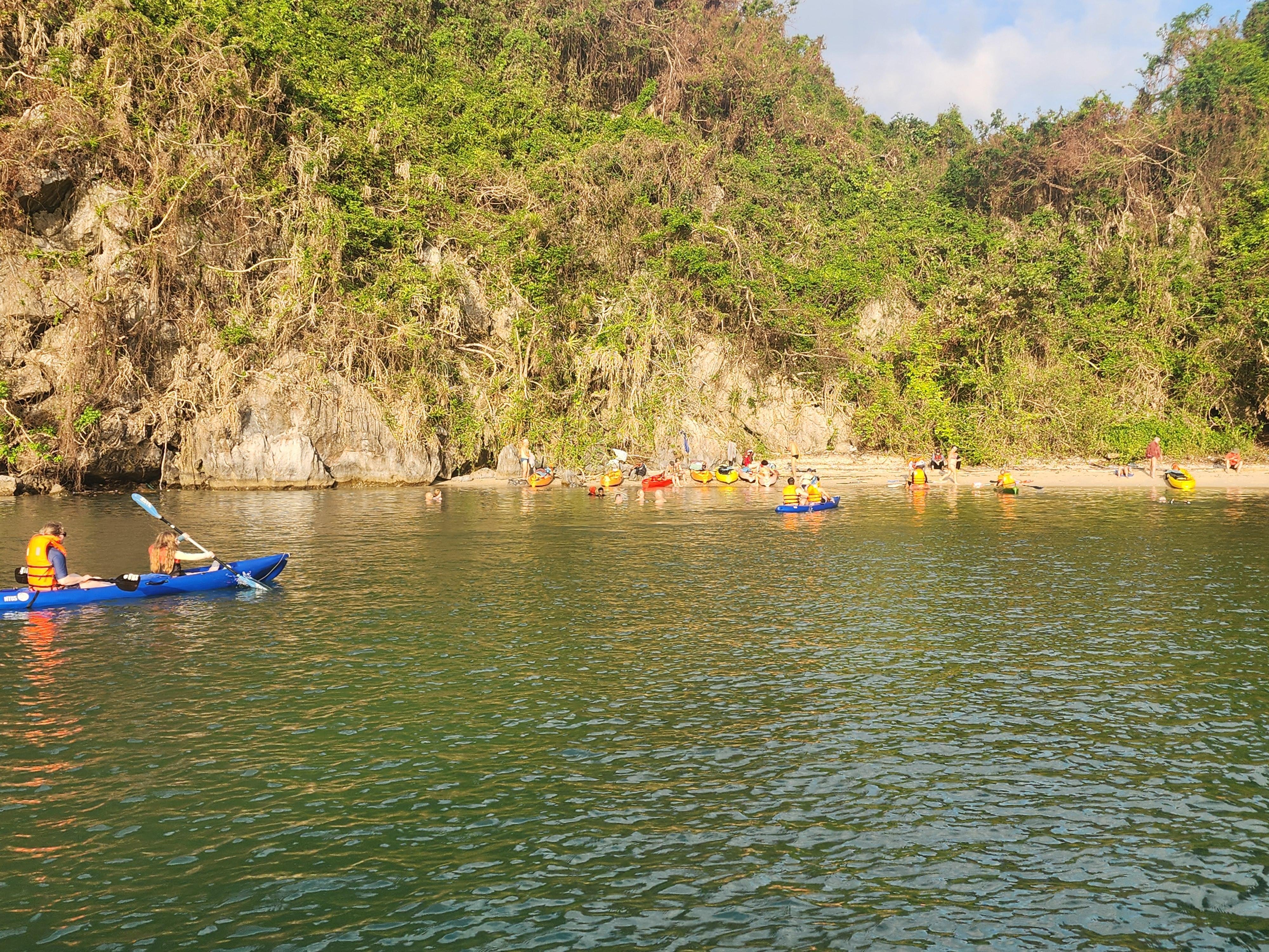 Ha Long & Bai Tu Long Bay 2-Day Overnight Cruise from Hanoi
