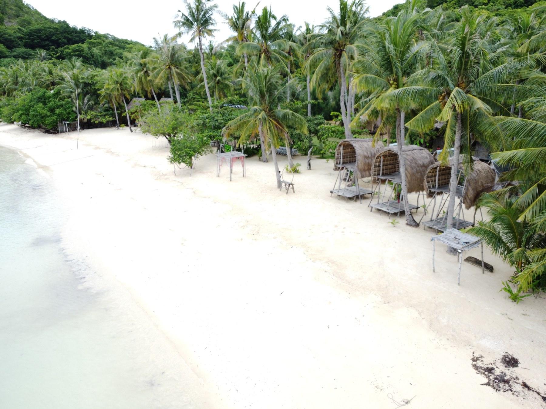 Coron Town: Island Hopping & Pristine Beaches Day Trip with Lunch
