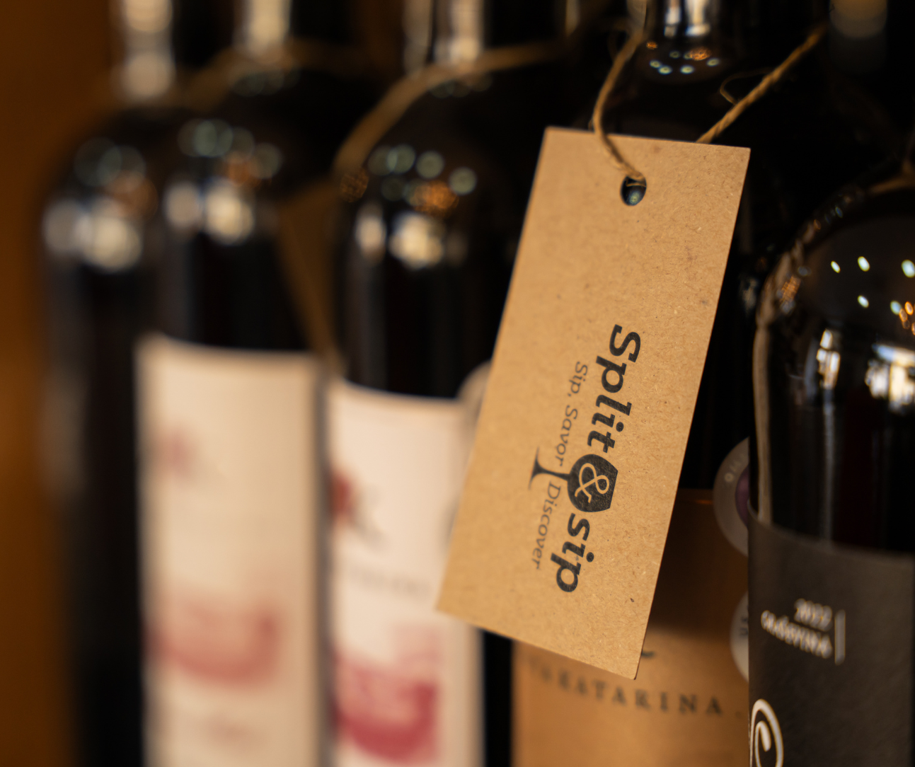 Split & Sip: Expert-Led Educational Wine Tasting