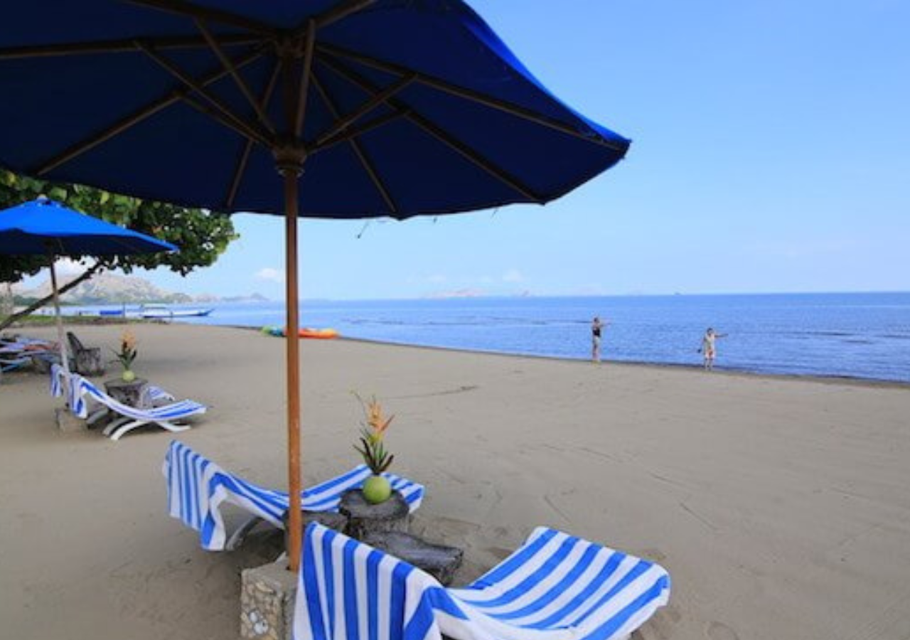 Komodo 4-Day Private Tour: Boat Stay, Padar Island & Pink Beach