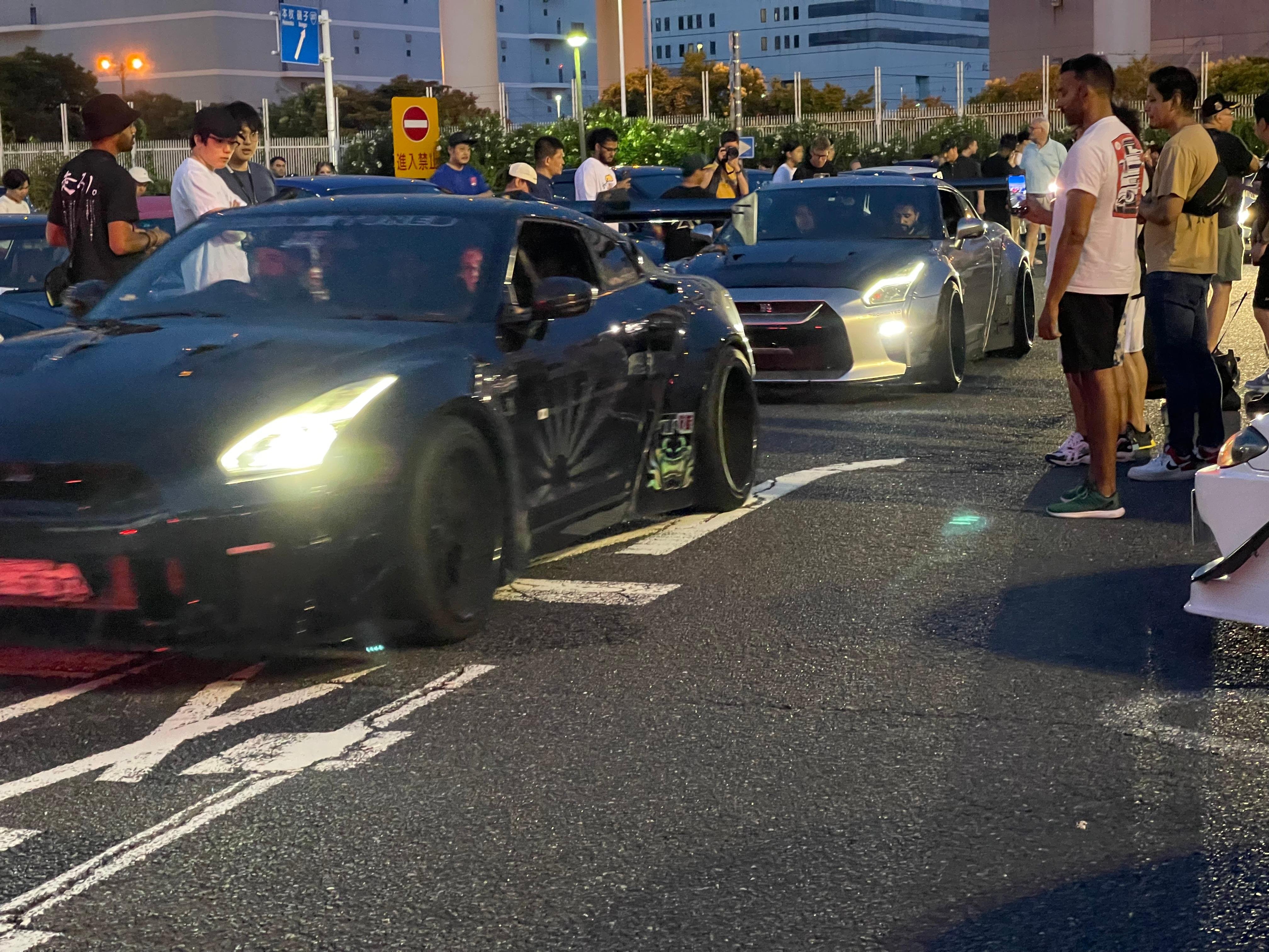 Daikoku Parking : going by this mini JDM - one customer only