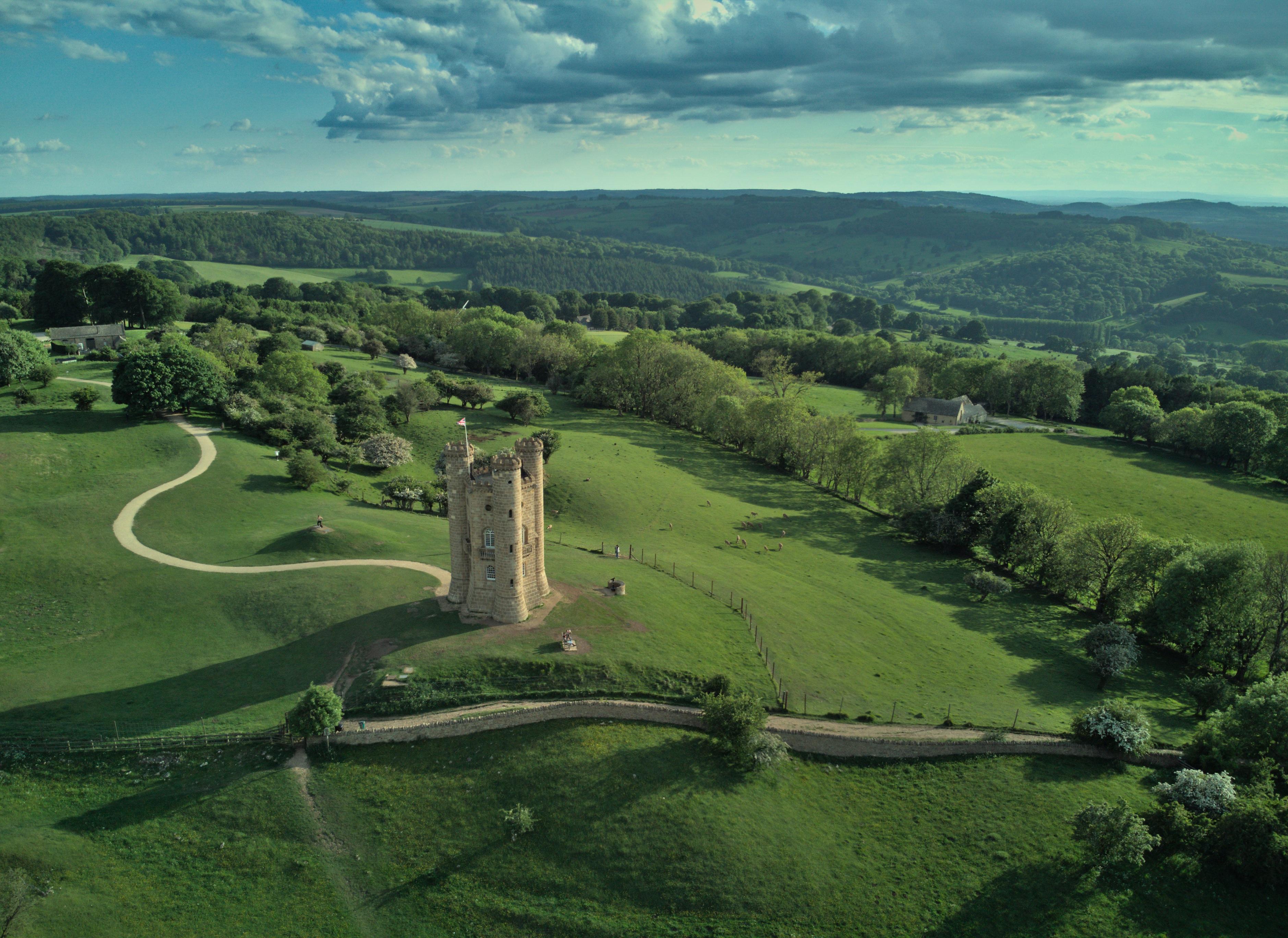 Private Cotswolds Village Escape from London