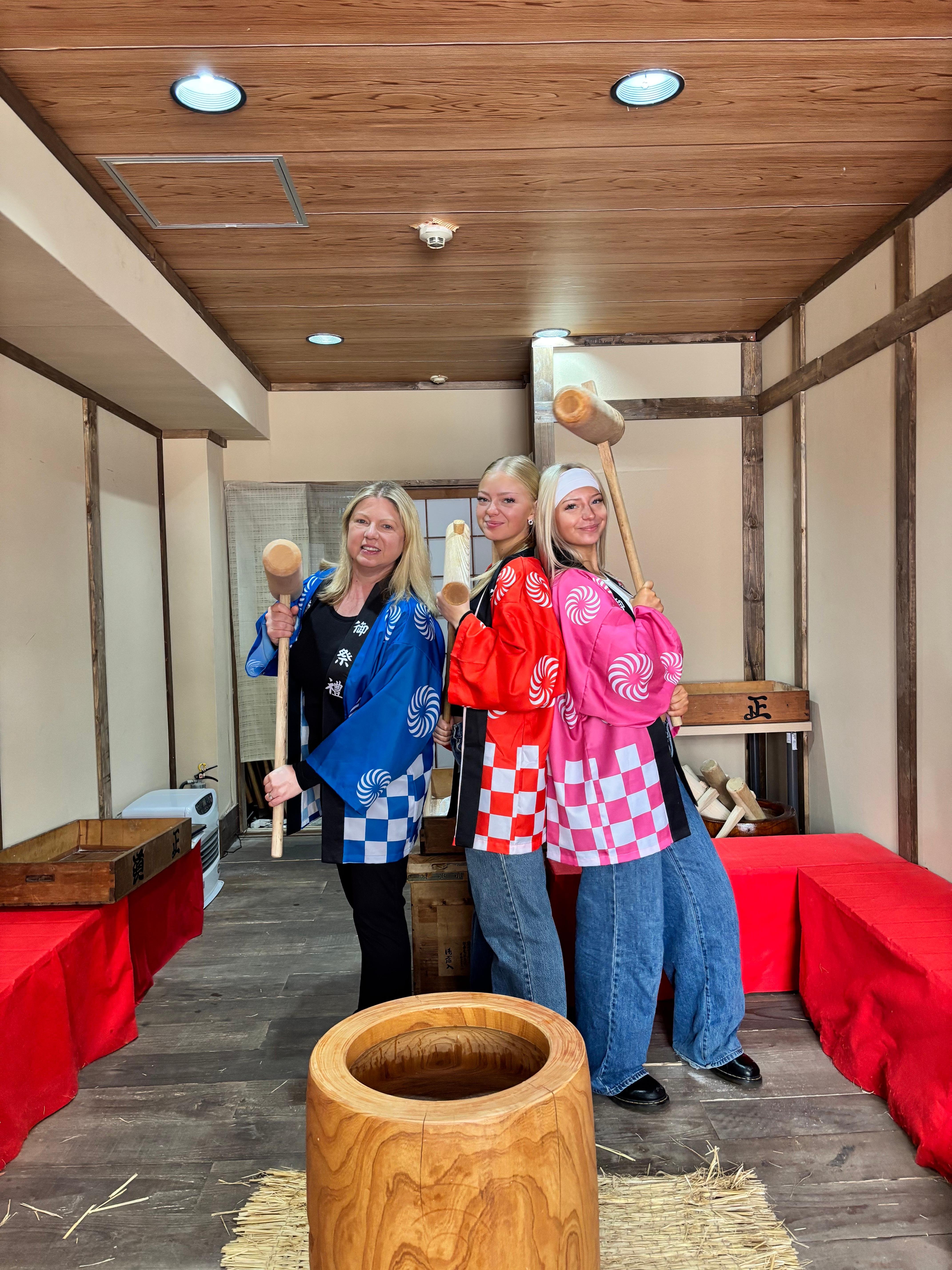 Osaka Traditional Mochi Pounding Workshop & Tasting