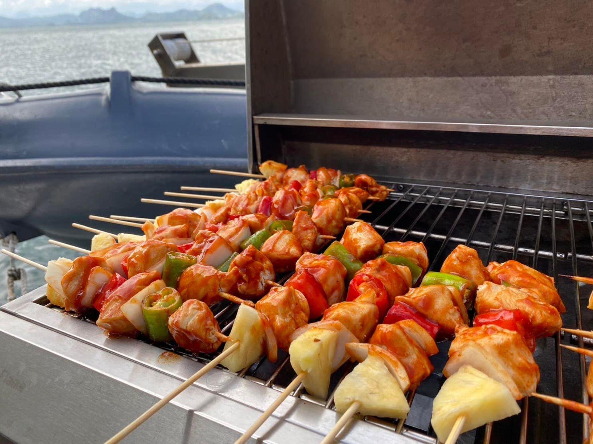 James Bond Island Canoe & Sunset Yacht Dinner – Phang Nga Bay