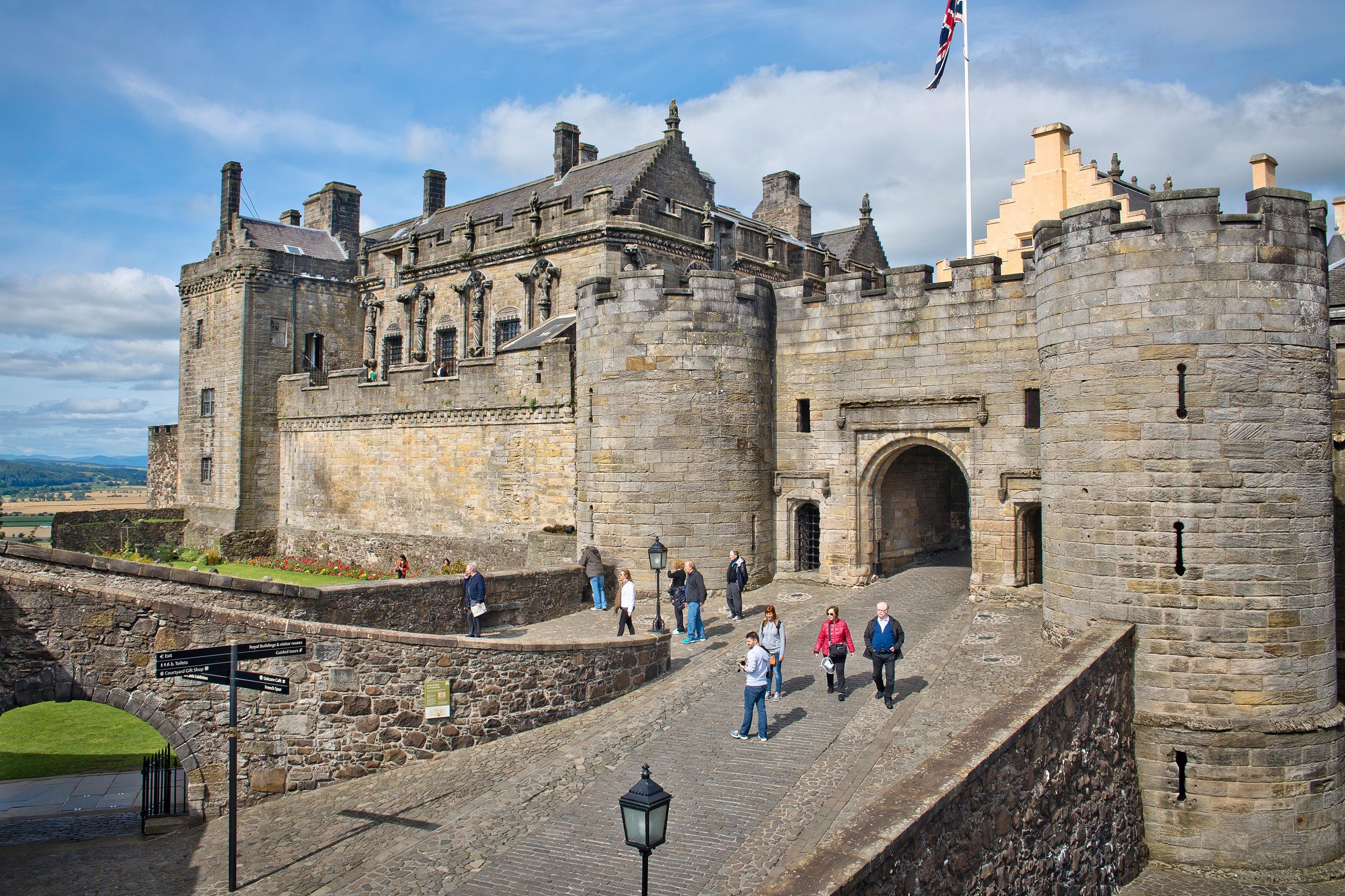Loch Lomond & Stirling Castle Shore Excursion from Greenock - 2026 (Verified Reviews)