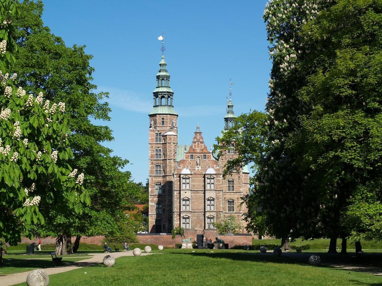 Copenhagen: Rosenborg Castle Entry Ticket — Copenhagen Christmas market and winter city scenery