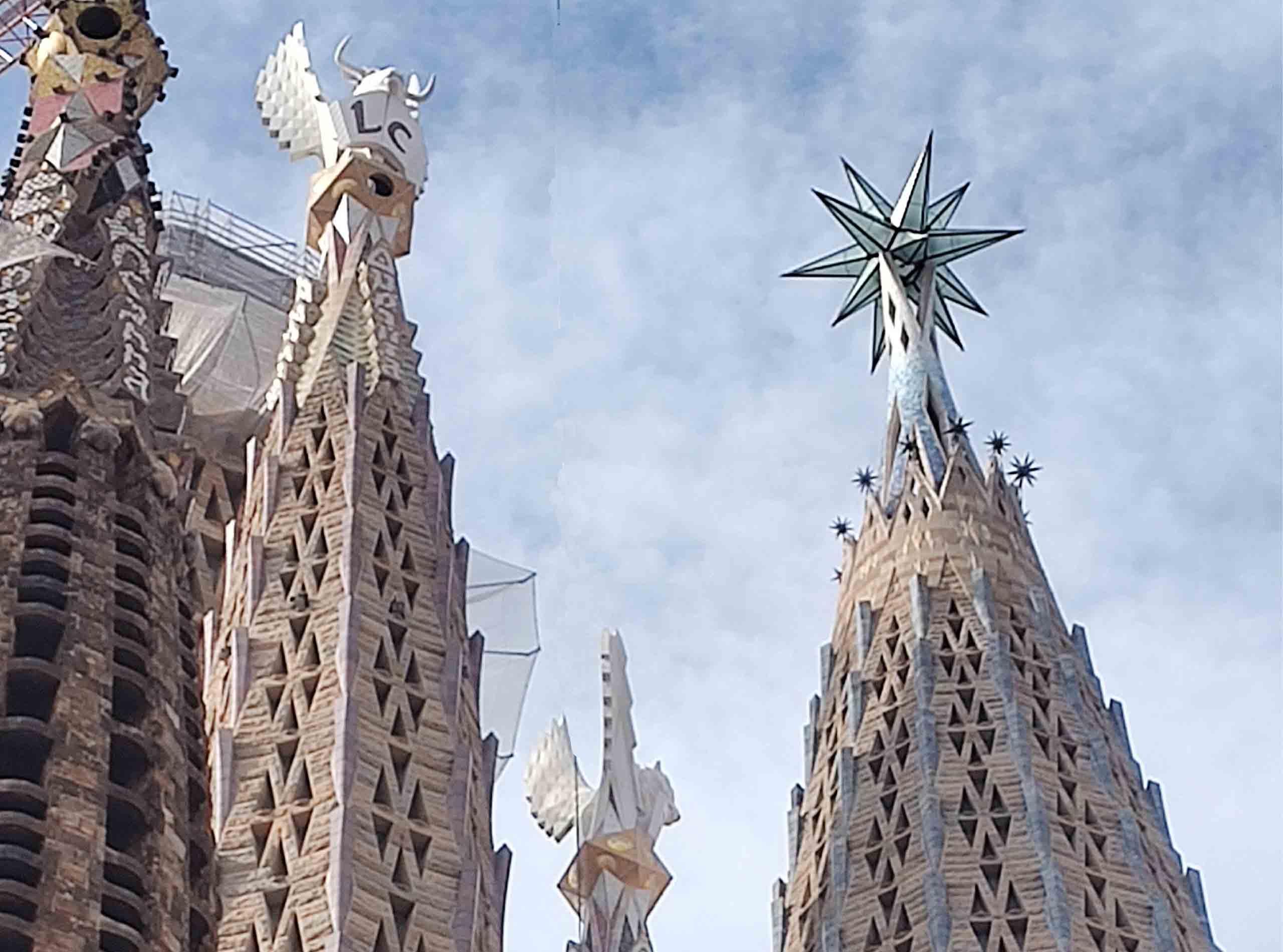 Barcelona Gaudí tours — Sagrada Família interior, Park Güell mosaics, Casa Batlló and La Pedrera — image 41