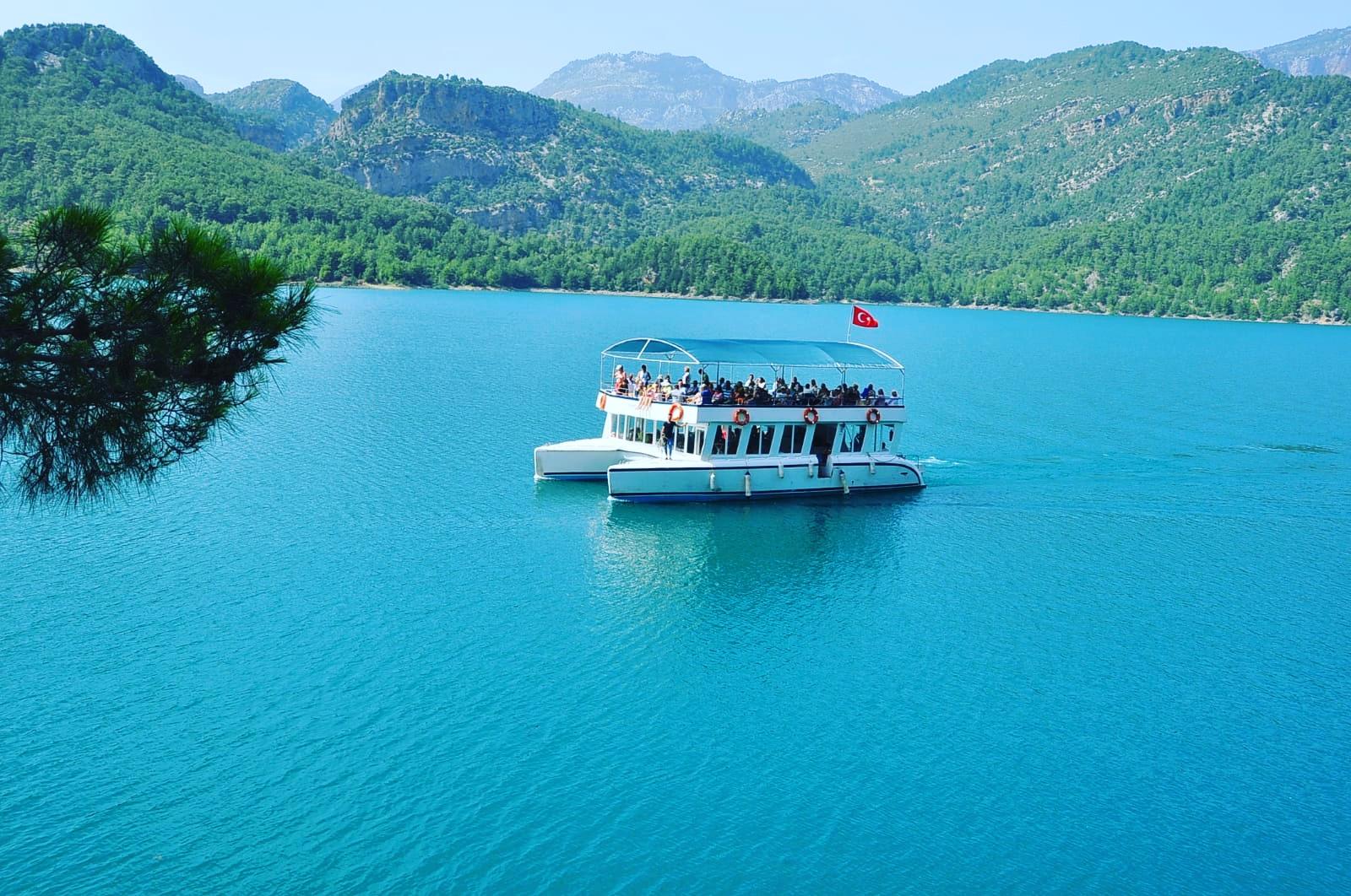 Green Canyon Boat Tour with Swimming & Lunch