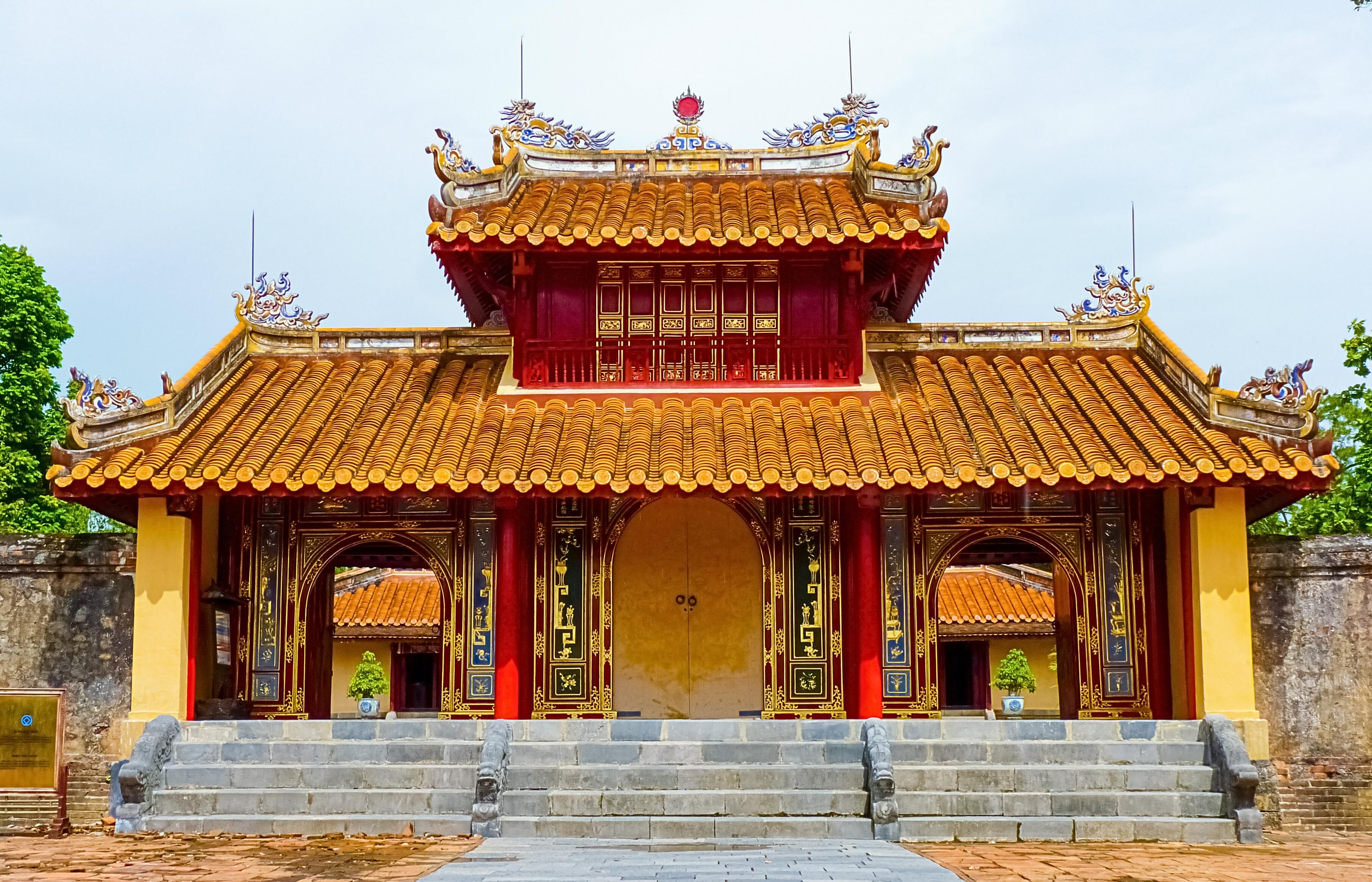 Hue Royal Tombs & Pagoda Private Discovery Tour