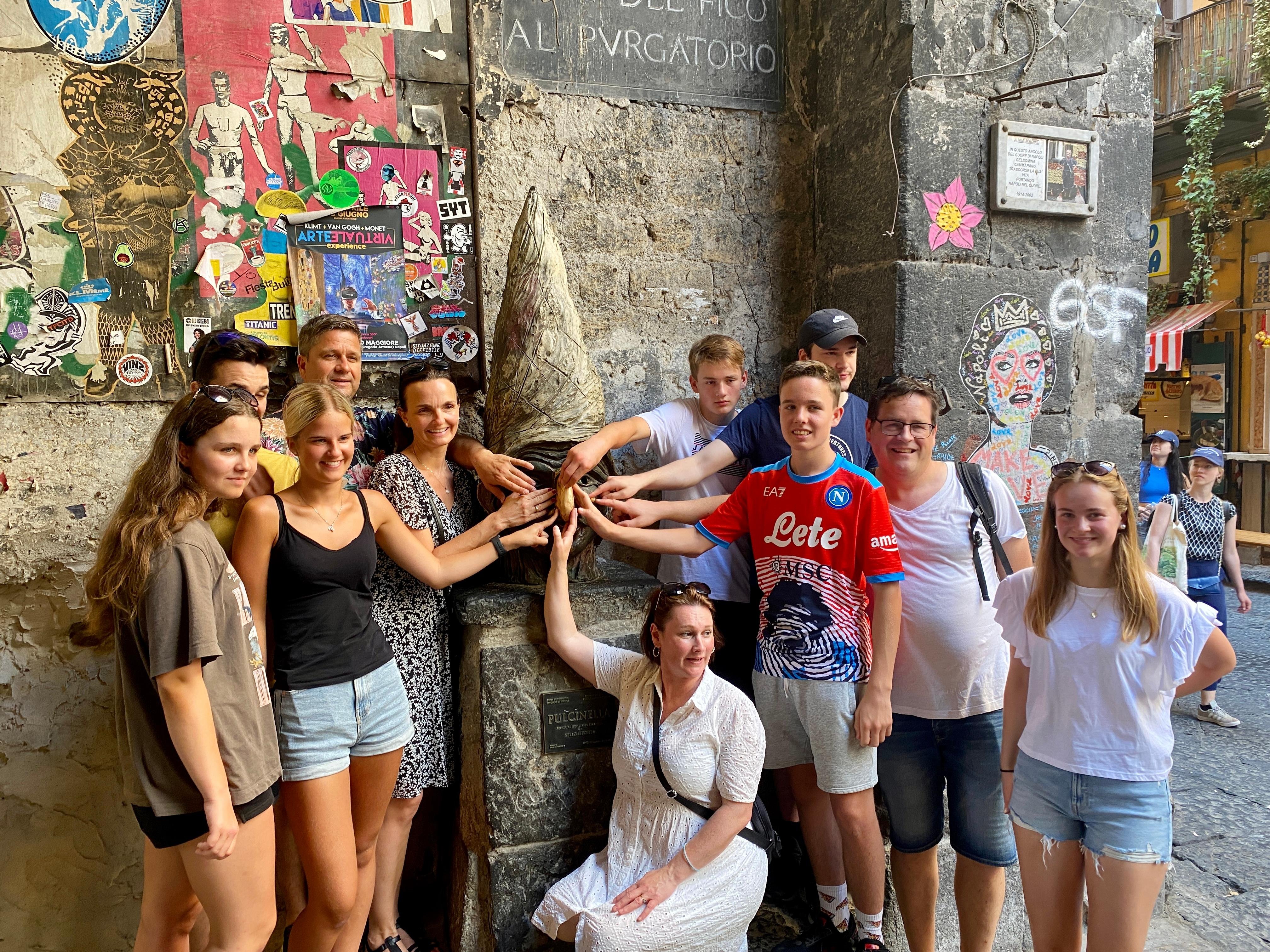 Naples: Old City Center Street Food Tour with Spritz