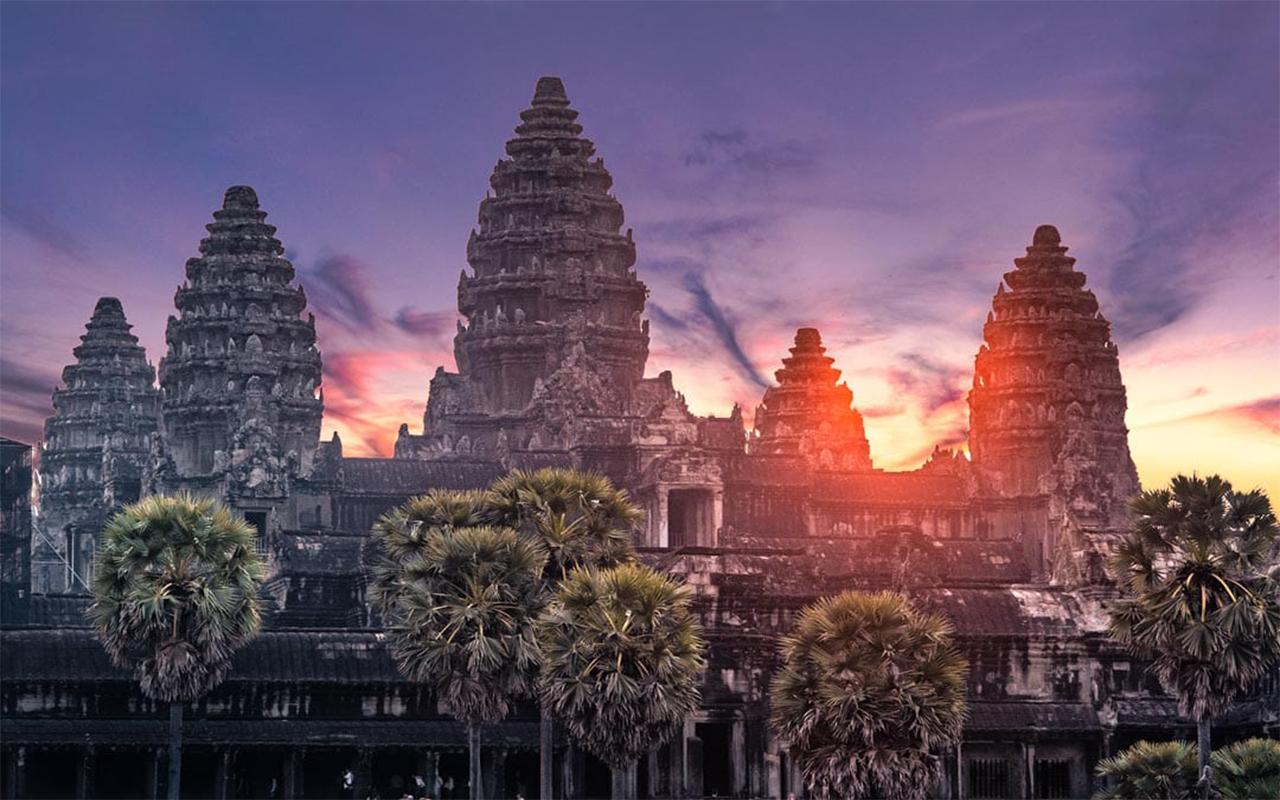 Angkor Wat Small-Group Sunrise or Sunset Expedition