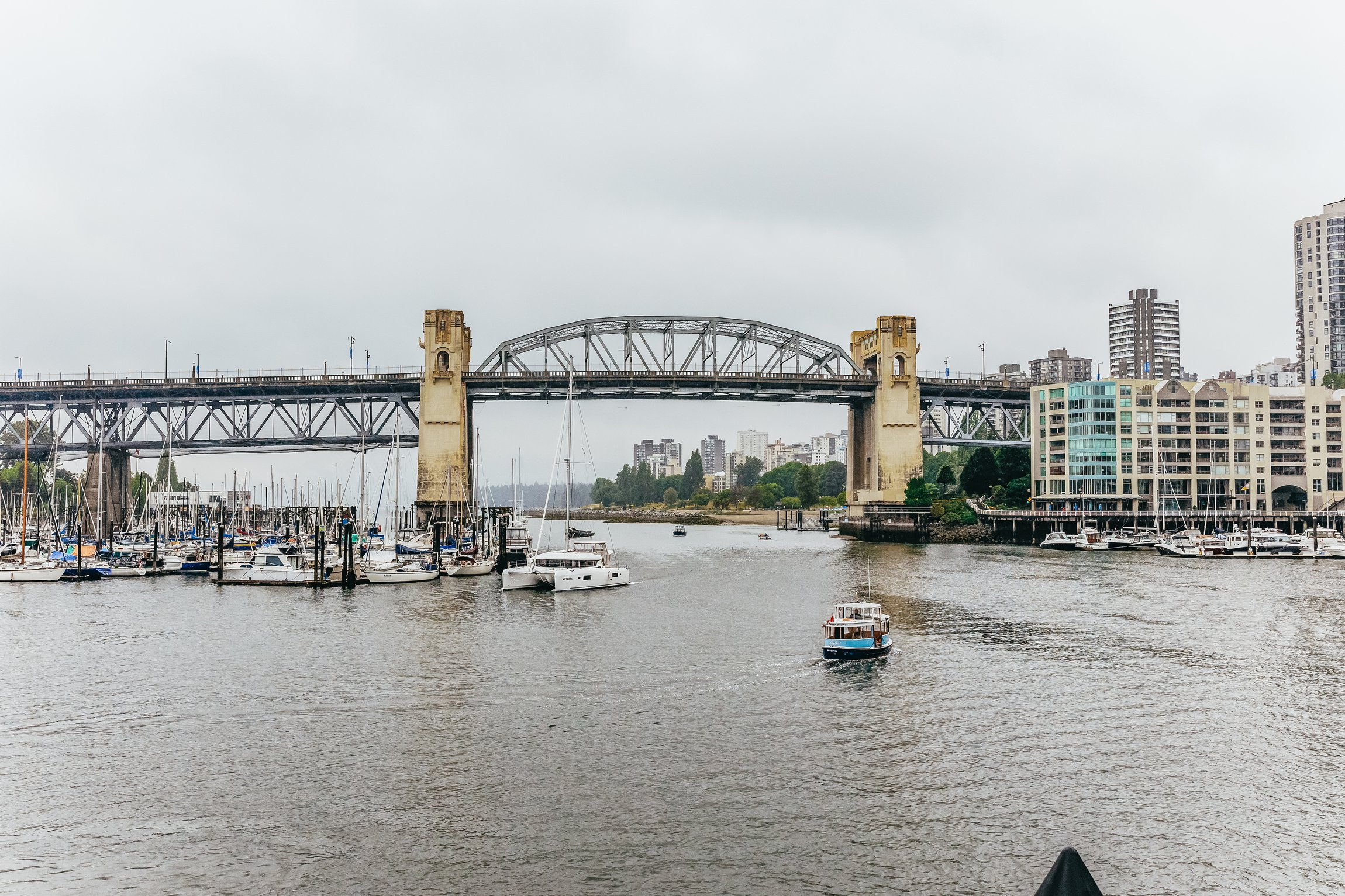 Vancouver Highlights: City Tour, Capilano Bridge & Granville Island