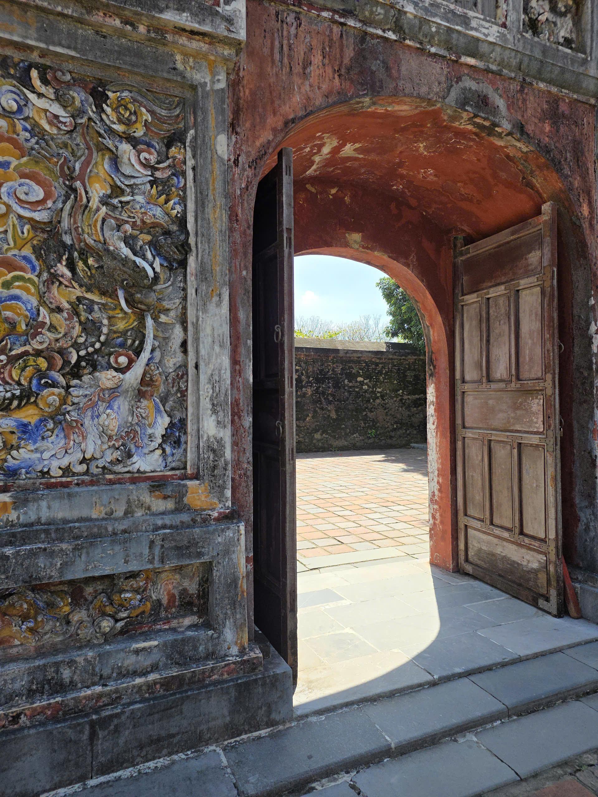 Hue Imperial City: Small-Group Walking Tour