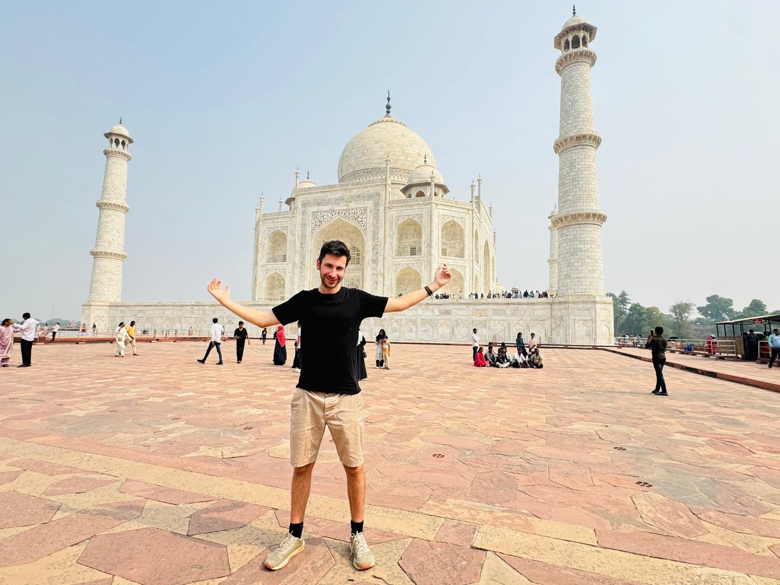 Delhi to Taj Mahal & Agra Day Trip on the Gatimaan Express