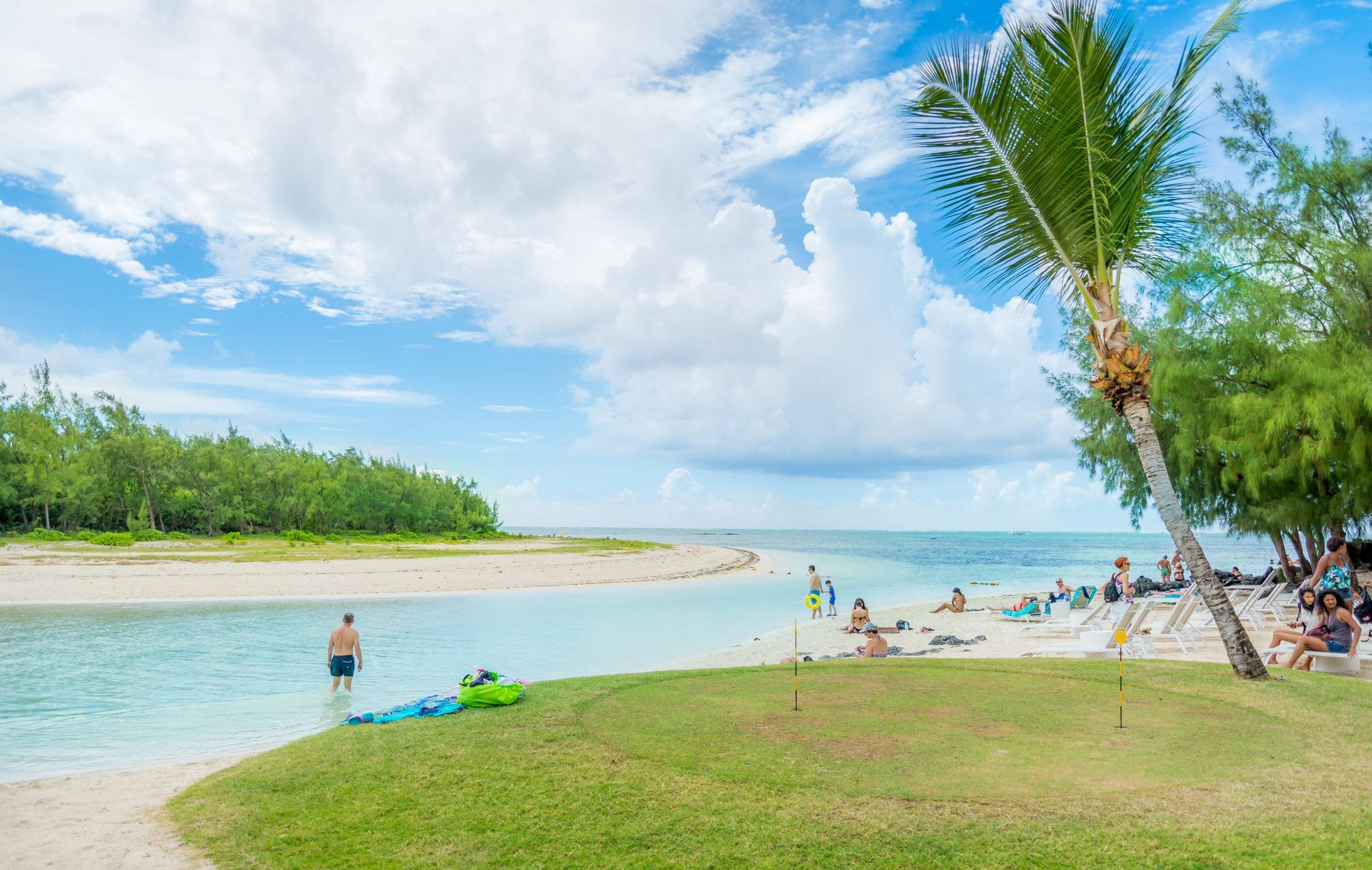 East Coast Five Islands Speedboat Adventure with Snorkeling