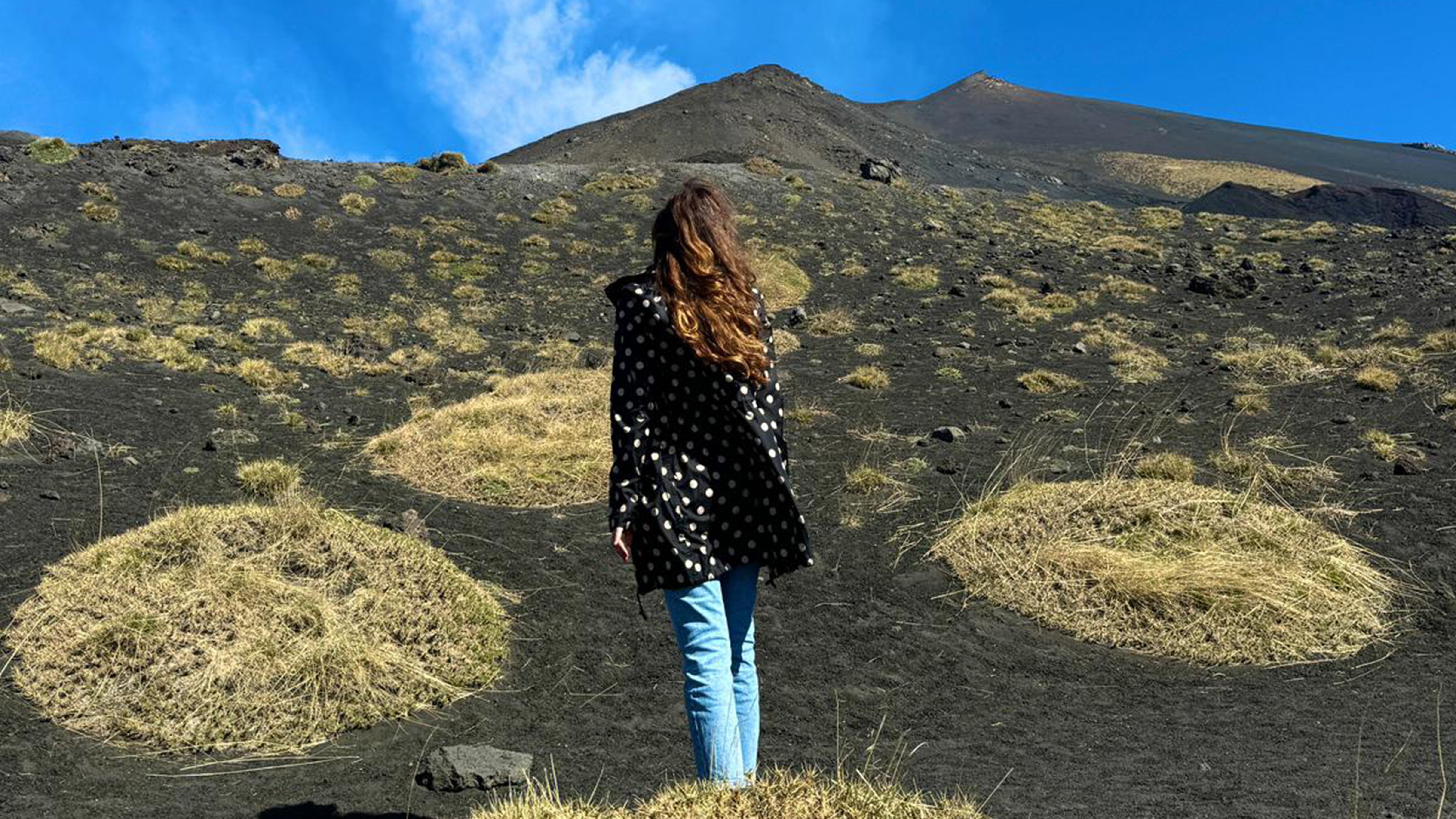 From Catania: trek on Mount Etna, Lava Cave & tasting Tour