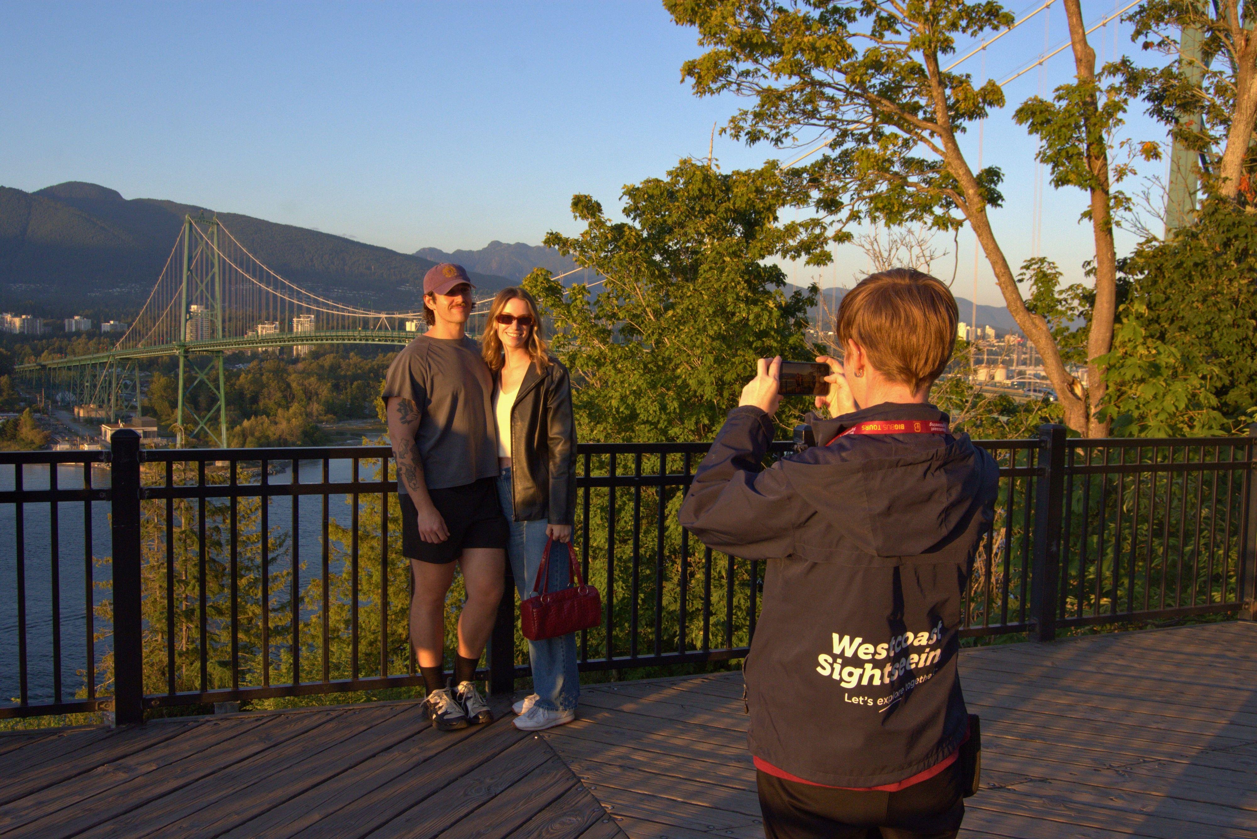 Vancouver Twilight Double-Decker Sightseeing Tour