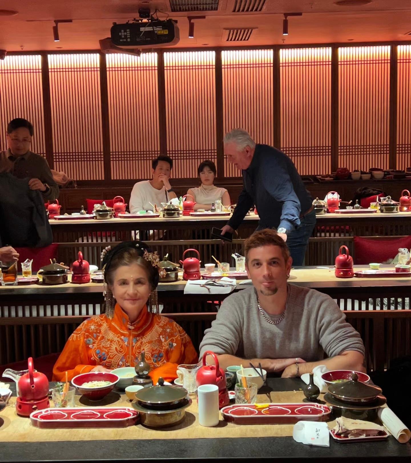 Luoyang: Imperial Tang Dynasty Banquet & Costume Experience