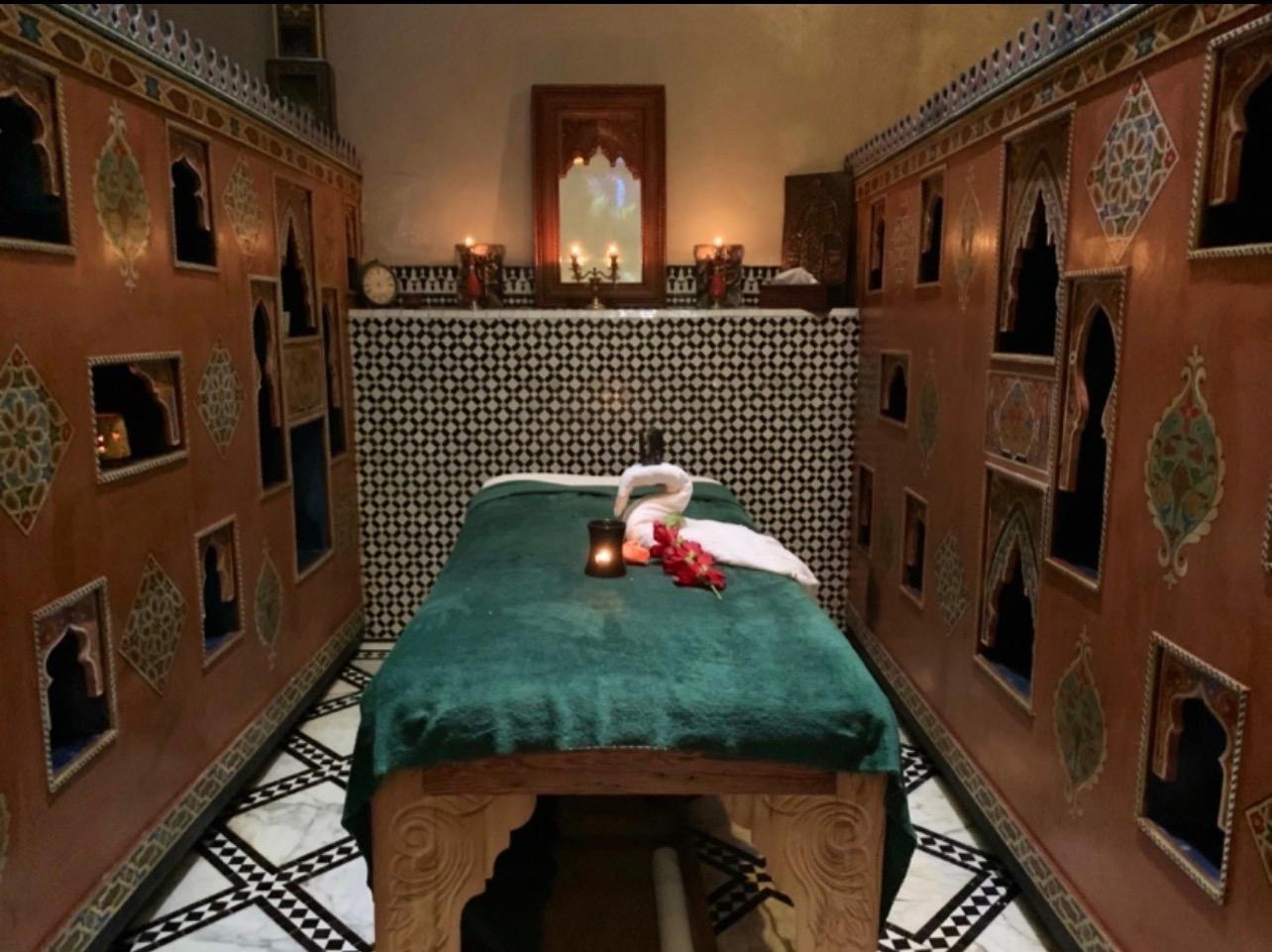 Fez: Traditional Moroccan Hammam & Massage with Transfers