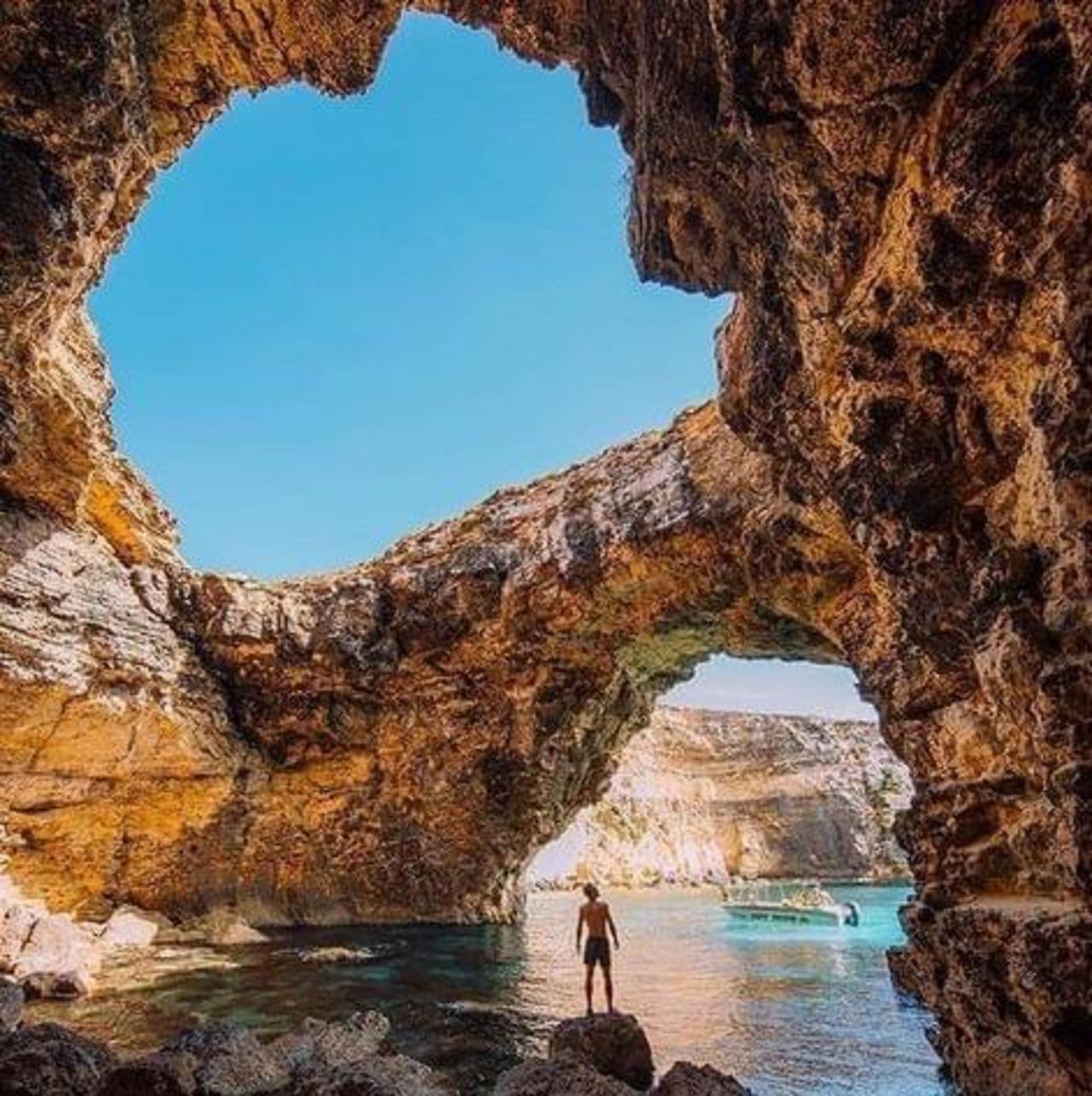 Comino & Gozo Small-Group Boat Cruise with Blue Lagoon Swim
