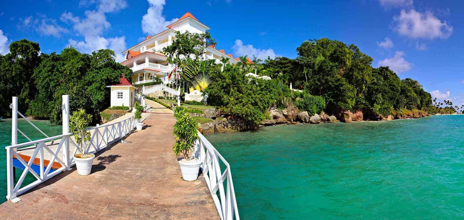 Samaná Peninsula & El Limón Waterfall Full-Day Excursion