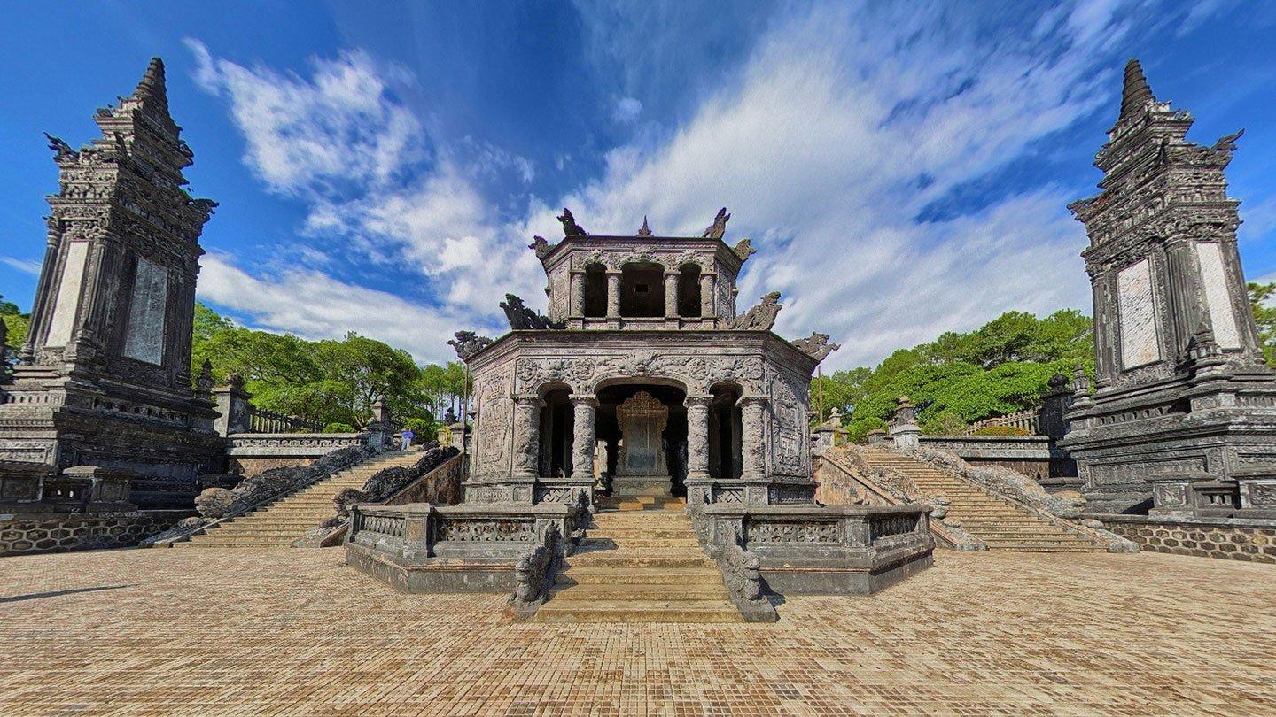 Hue Imperial City & Hai Van Pass Scenic Train Adventure