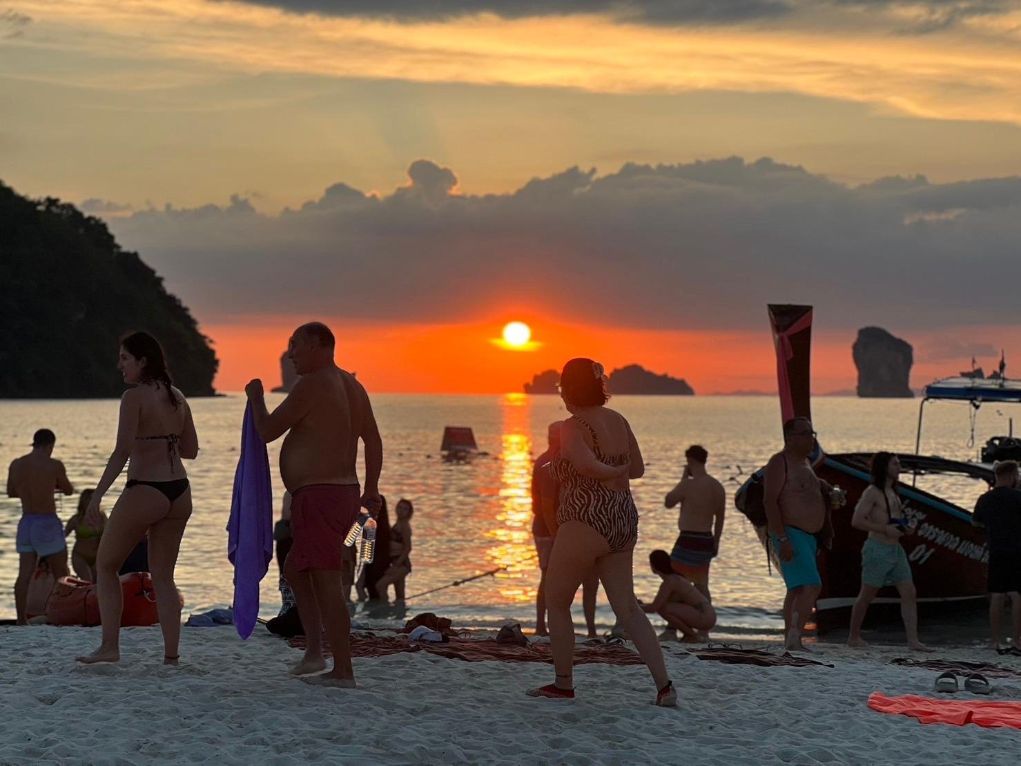 Phi Phi Islands Sunset, BBQ & Bioluminescent Plankton Day Tour from Krabi