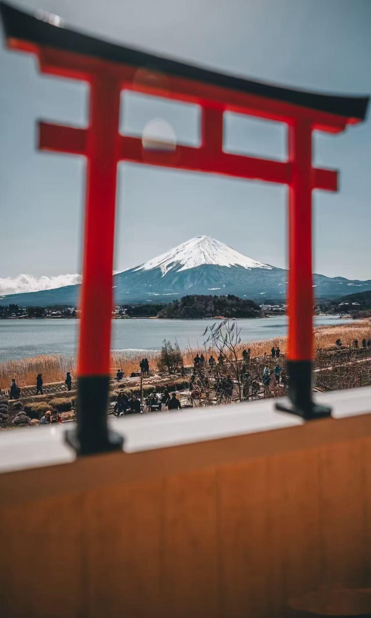 Mt. Fuji, Hakone & Arakura Pagoda Full-Day Tour from Tokyo