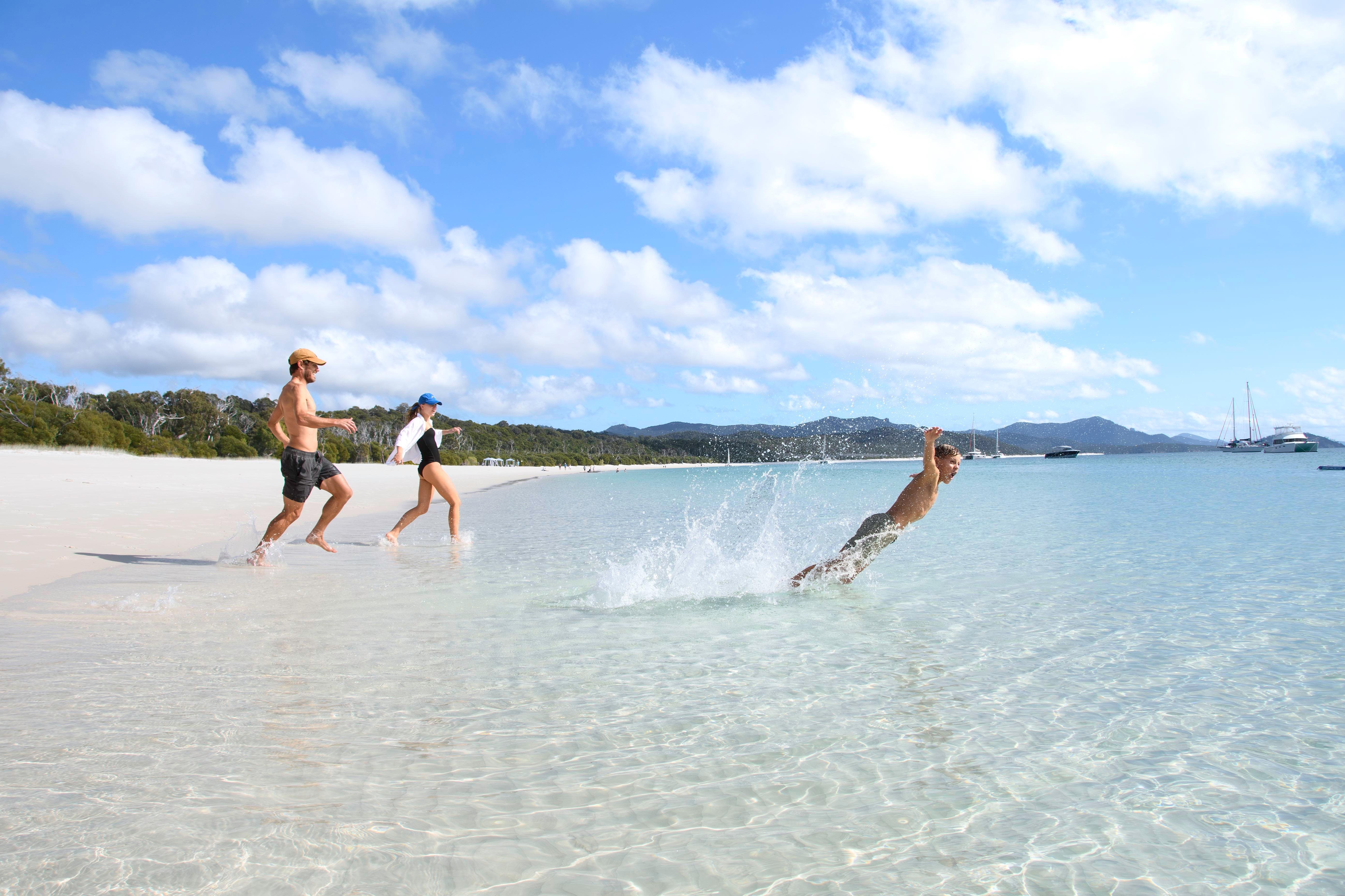 Airlie Beach: Great Barrier Reef & Whitehaven Beach Speedboat Day Tour