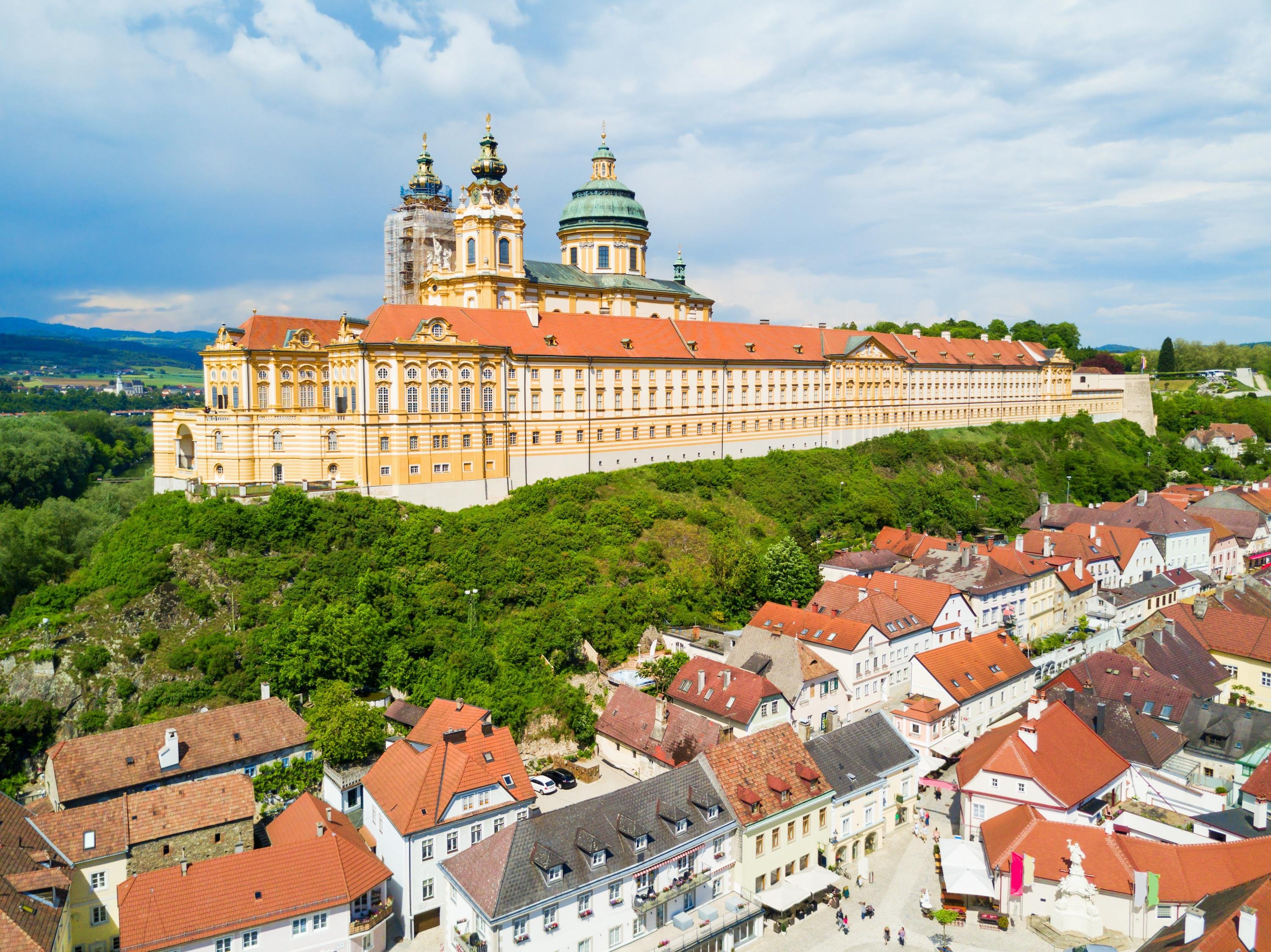 Private Vienna to Hallstatt & Melk Day Trip