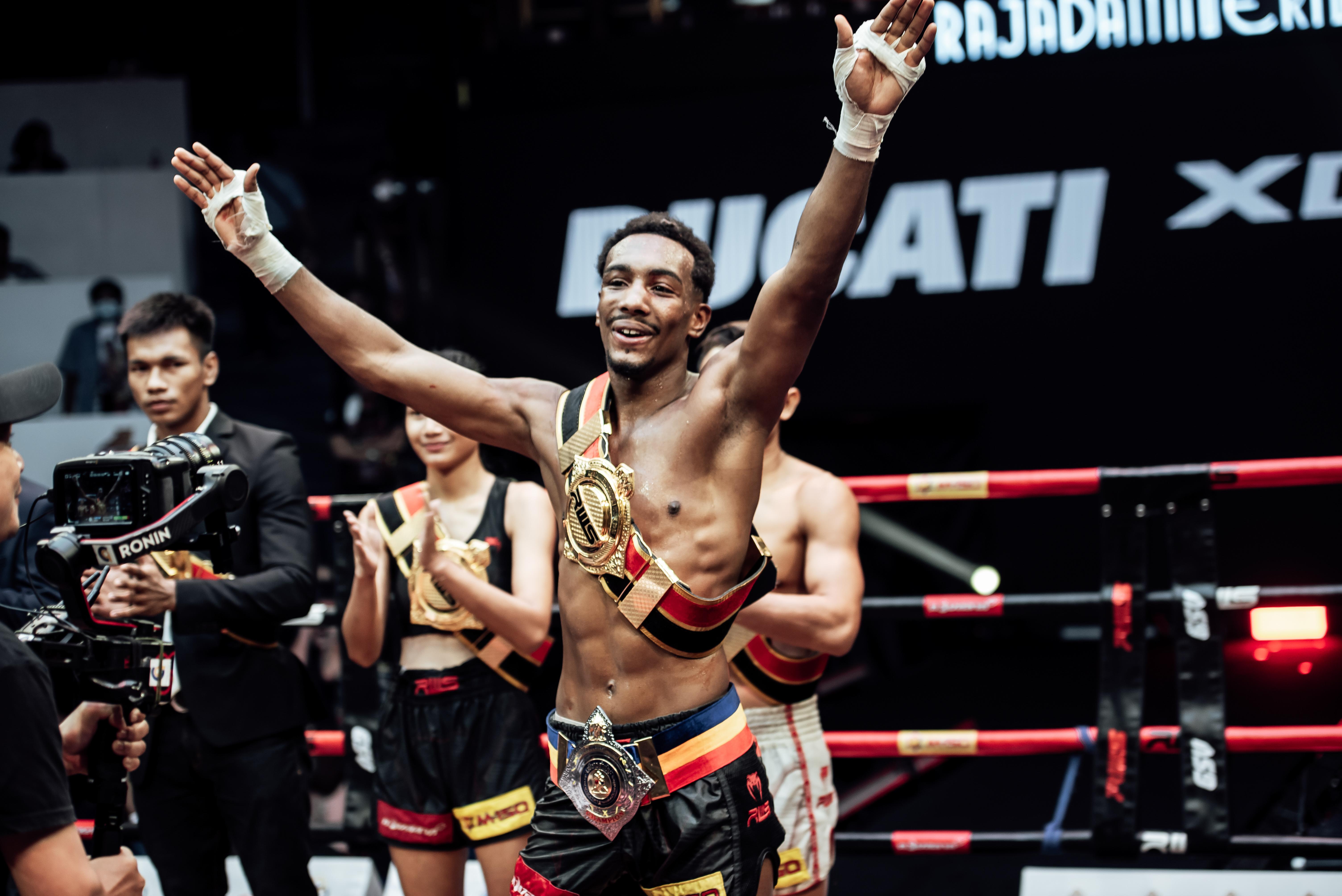 Rajadamnern Stadium Bangkok muay thai fight night — image 5