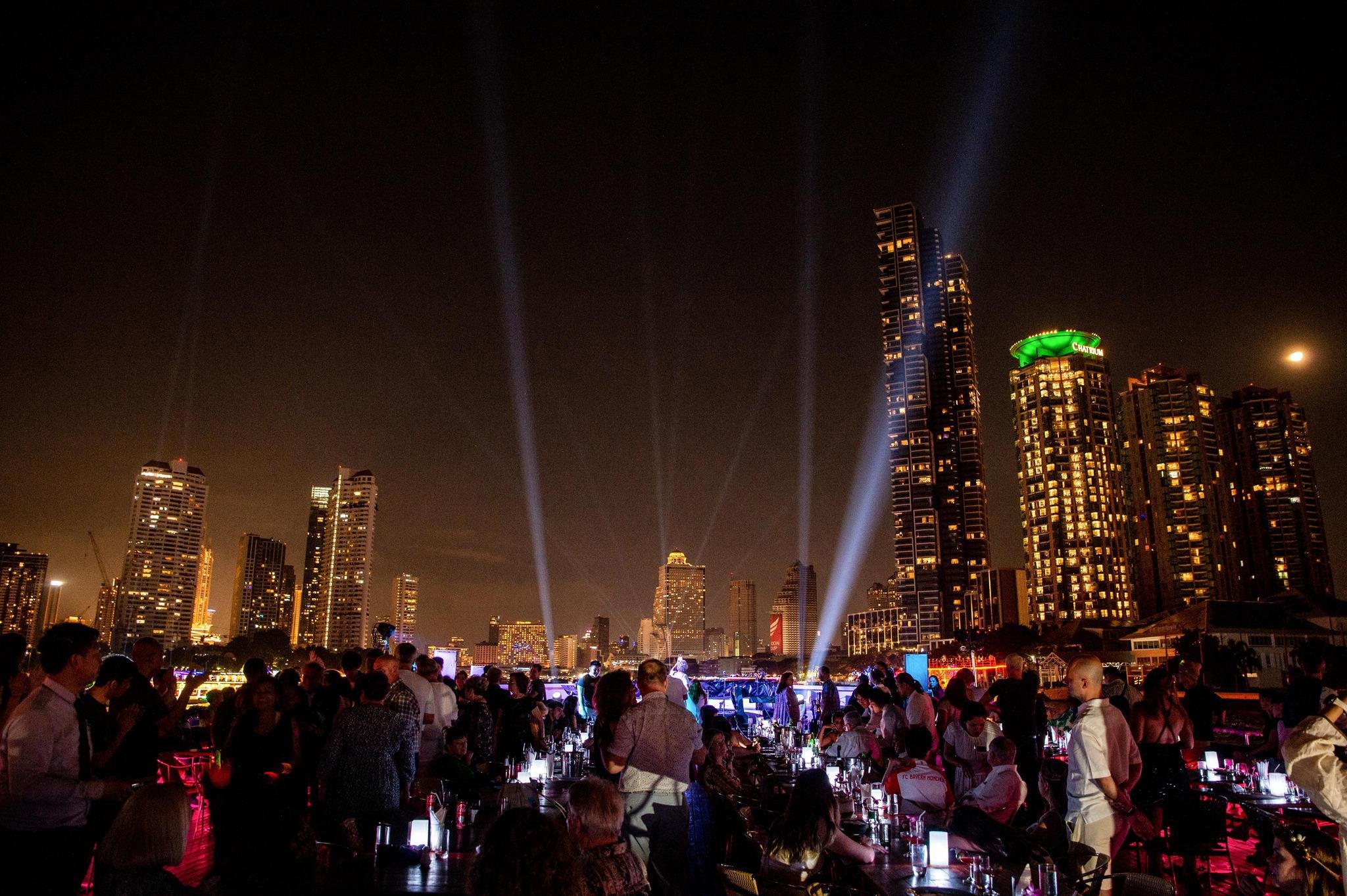 Wonderful Pearl Luxury Dinner Cruise on the Chao Phraya