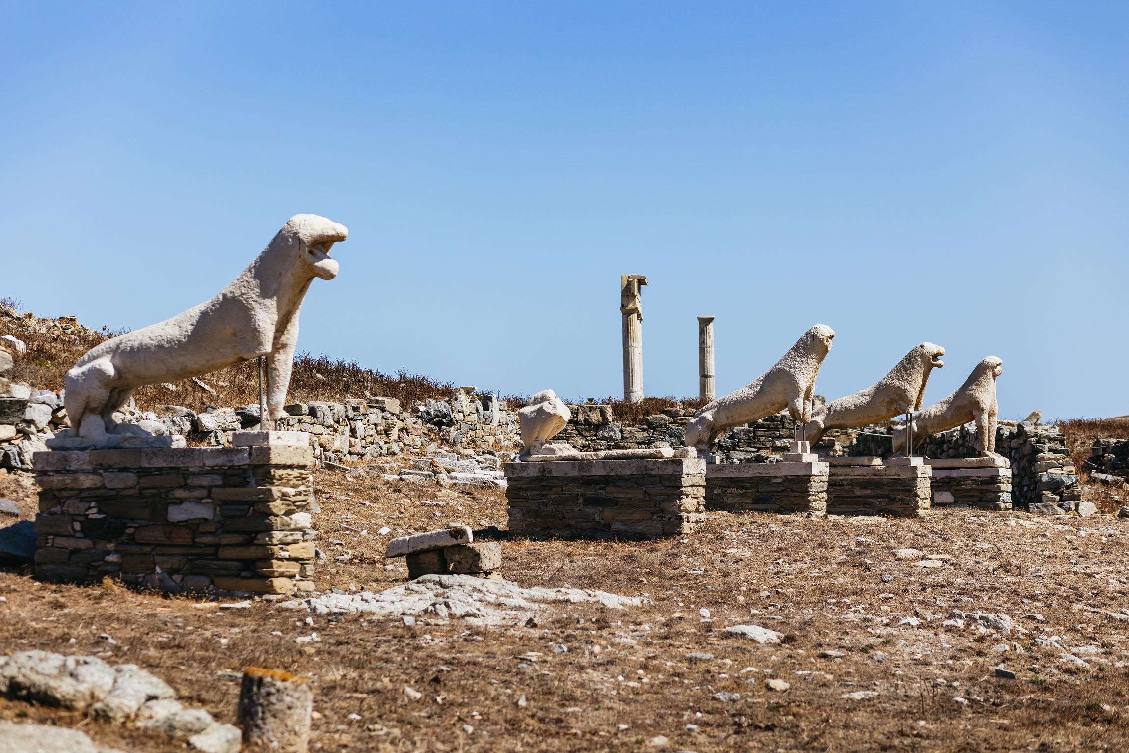 Mykonos: Rhenia Yacht Cruise and Guided Delos Tour