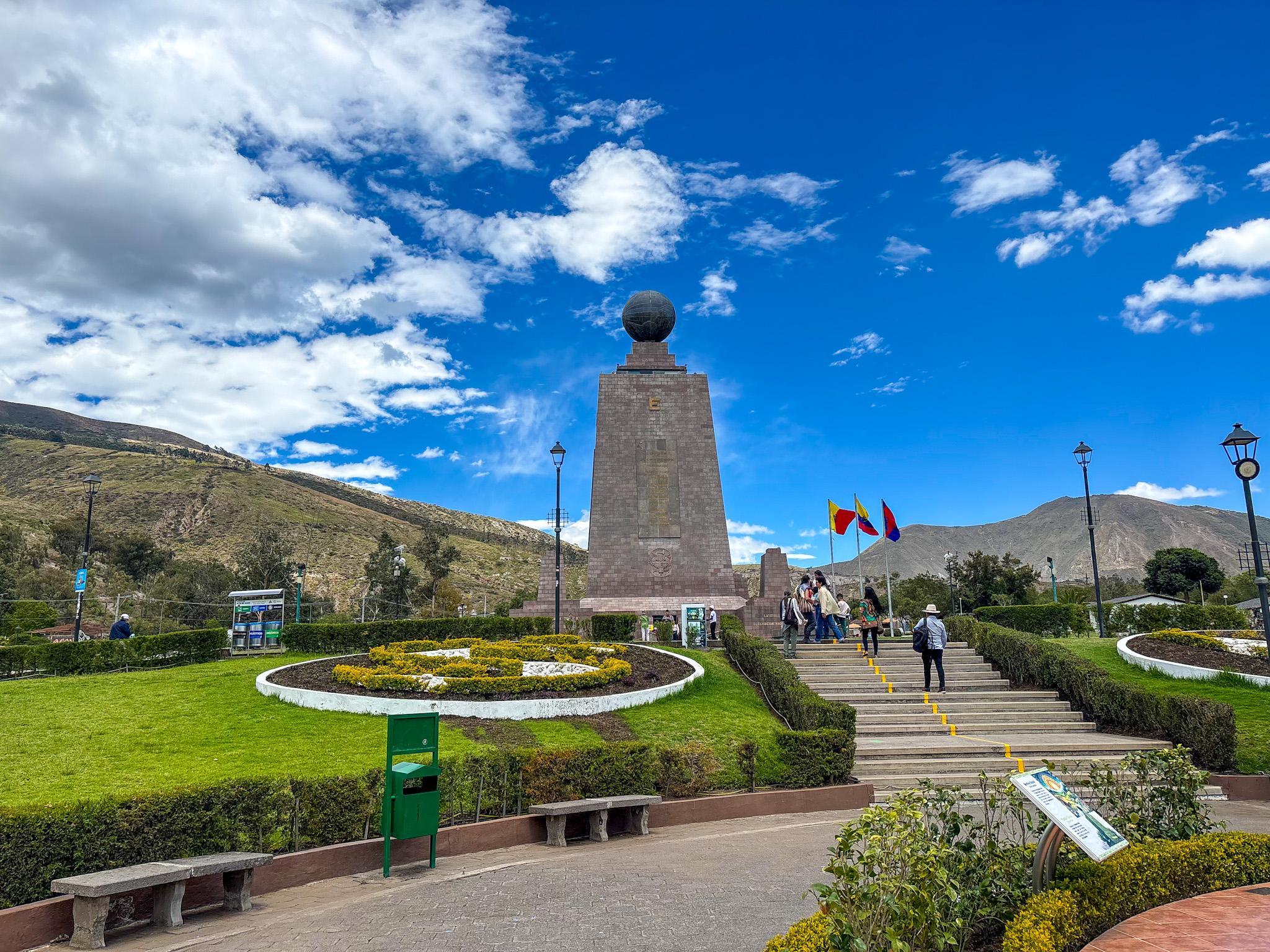 Quito Full-Day Tour: Equator Line, Cable Car & Colonial Highlights