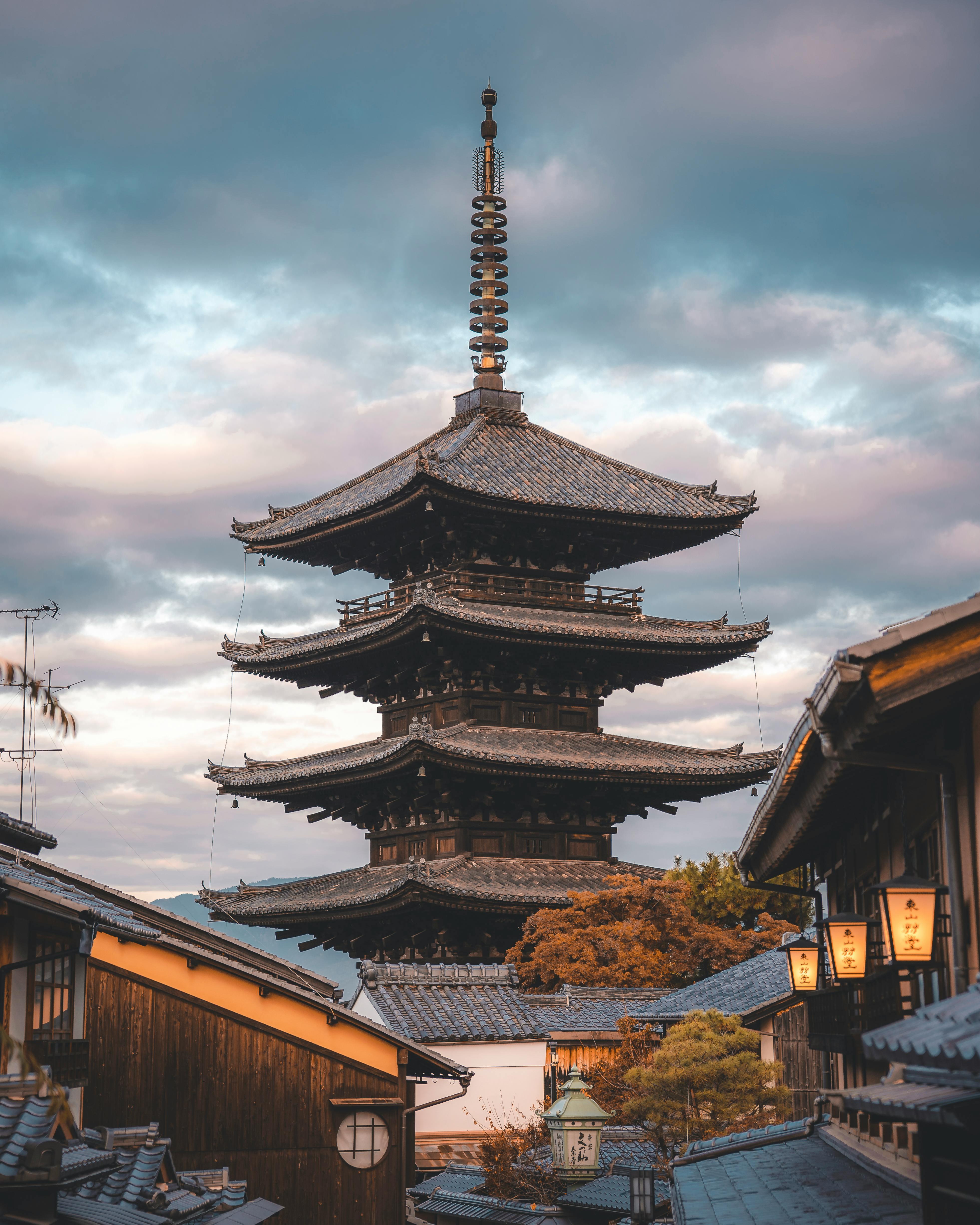 Privat tilpasset rundtur i Kyoto med luksuskjøretøy og guide
