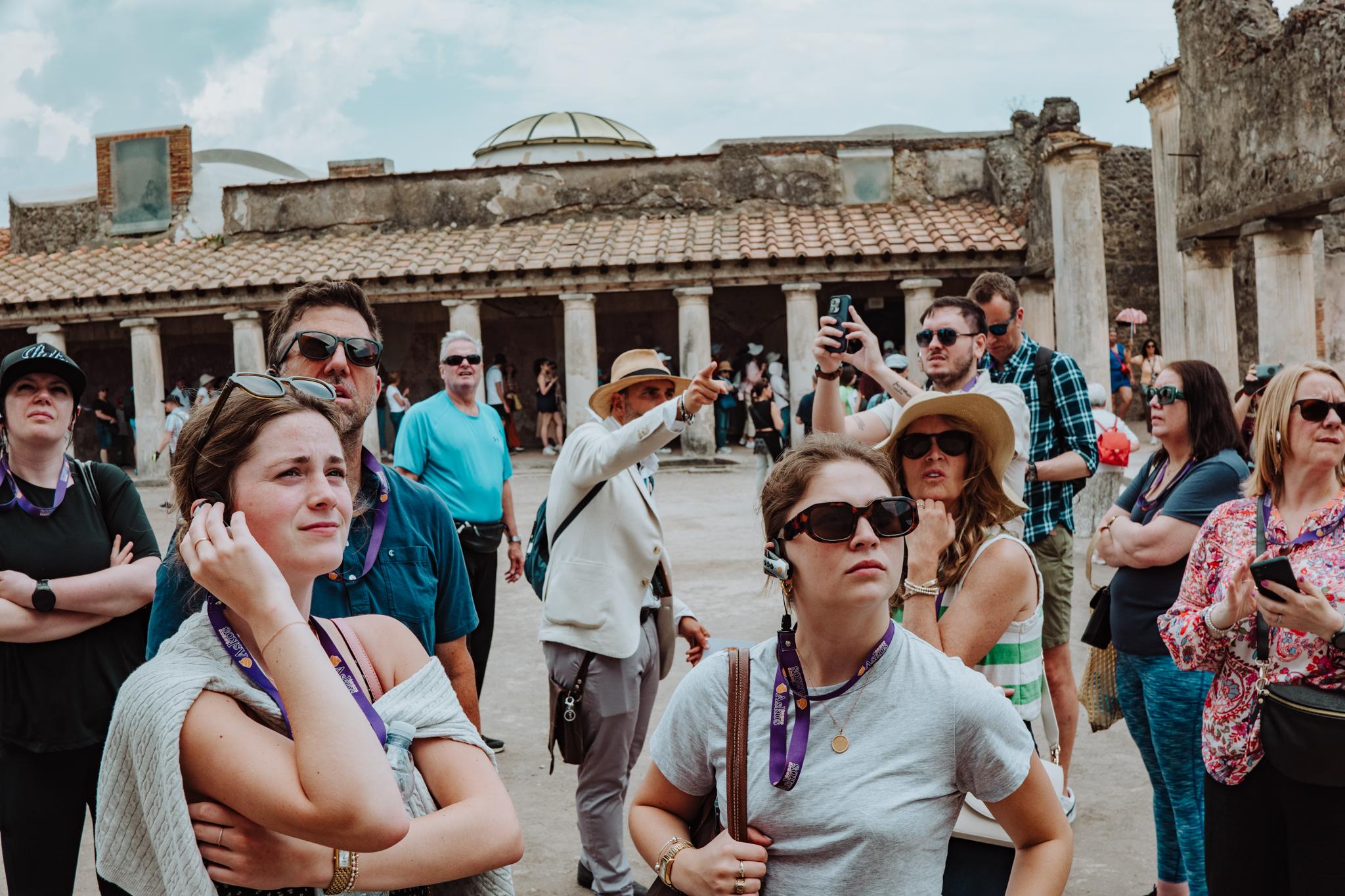 Pompeii archaeologist tour — guided walk through the ancient Roman city — image 9