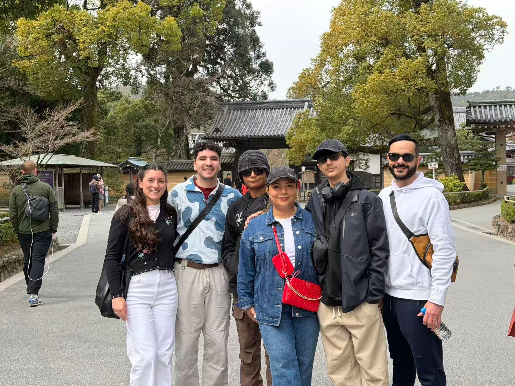 Osaka Custom Private Tour by Luxury Vehicle