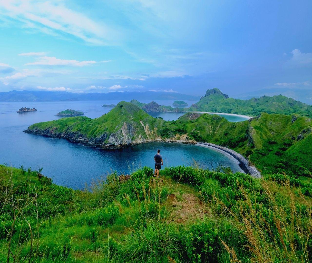 Komodo Island Speedboat Tour with Snorkeling