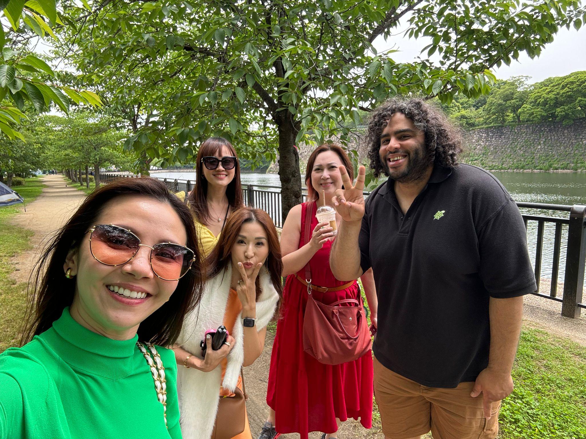 Private Customizable Osaka Walking Tour with Local Guide