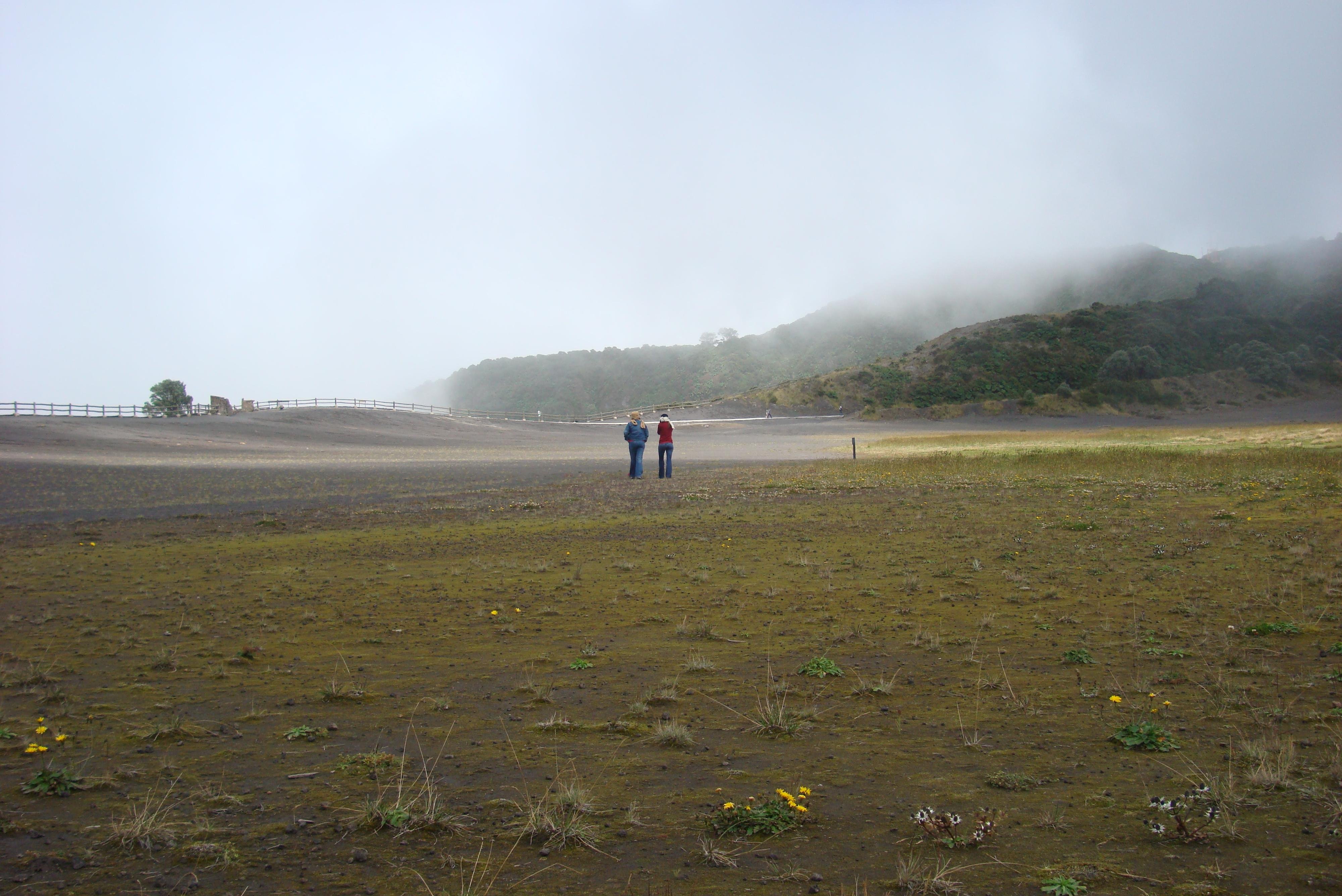 San José: Irazú Volcano, Cartago & Lankester Gardens Full-Day Tour