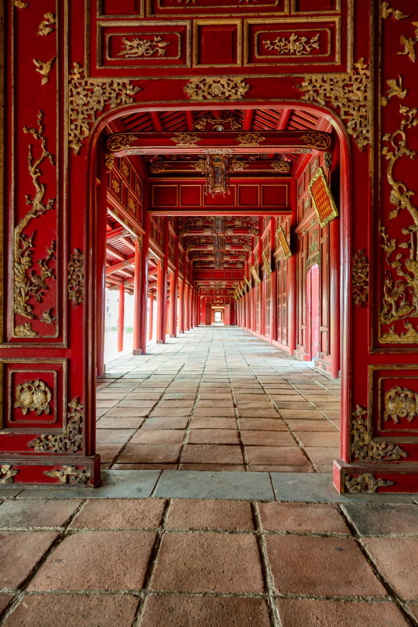 Hue Imperial City, Royal Tombs & Perfume River Discovery