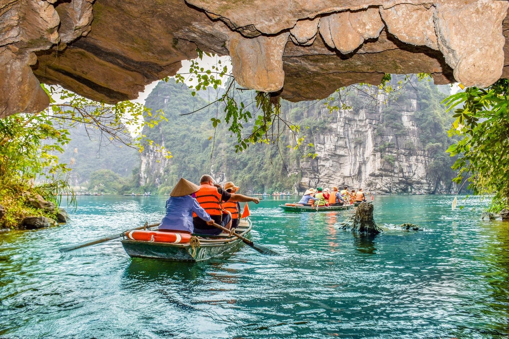 Ninh Binh Day Trip from Hanoi: Hoa Lu, Mua Cave & Boat Ride