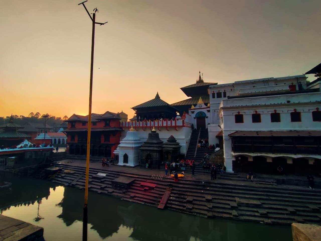 Kathmandu Pashupatinath Twilight Walk & Sacred Arati Ceremony