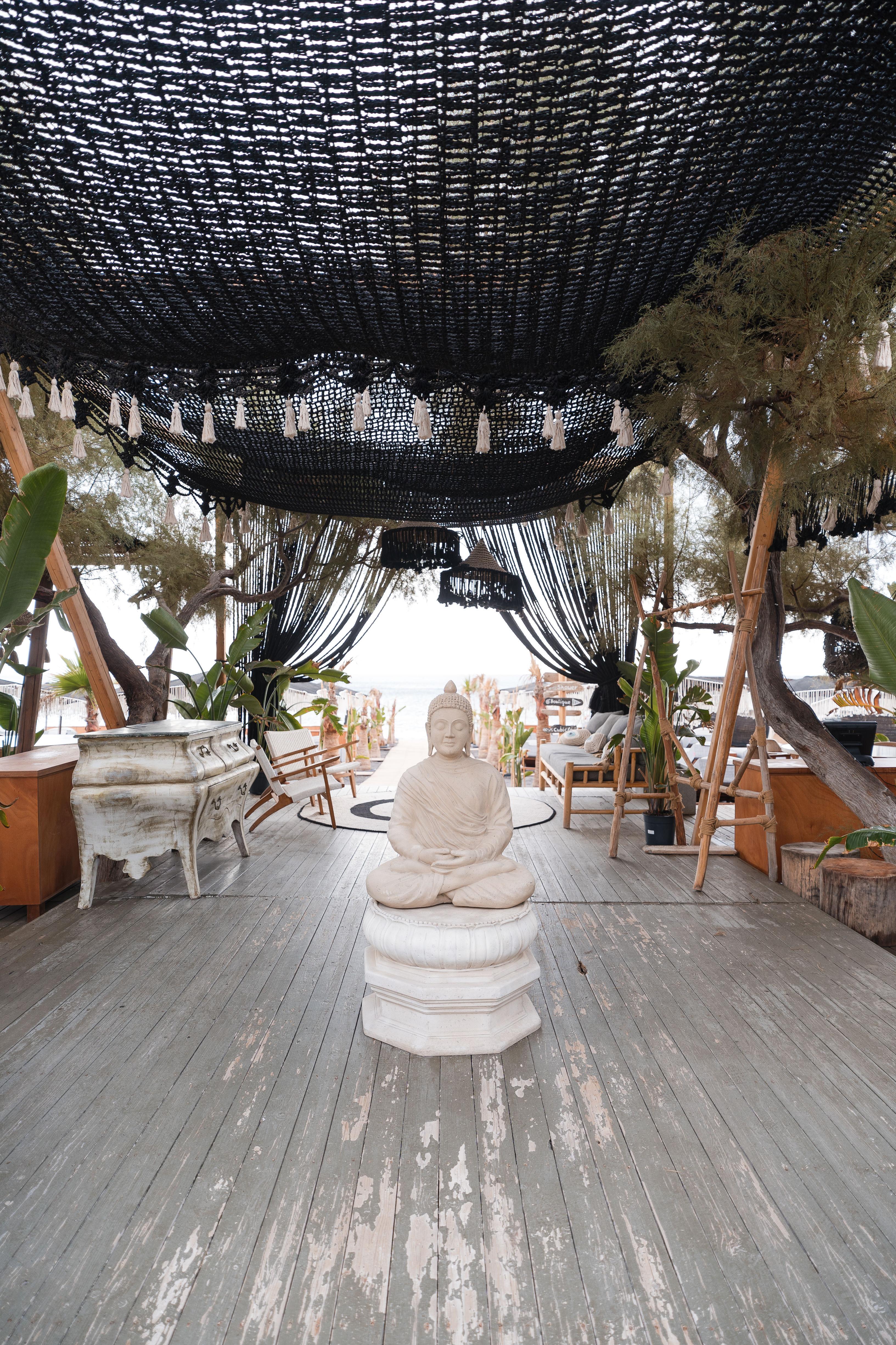 FortyOne Perivolos Beach Premium Sunbed Experience
