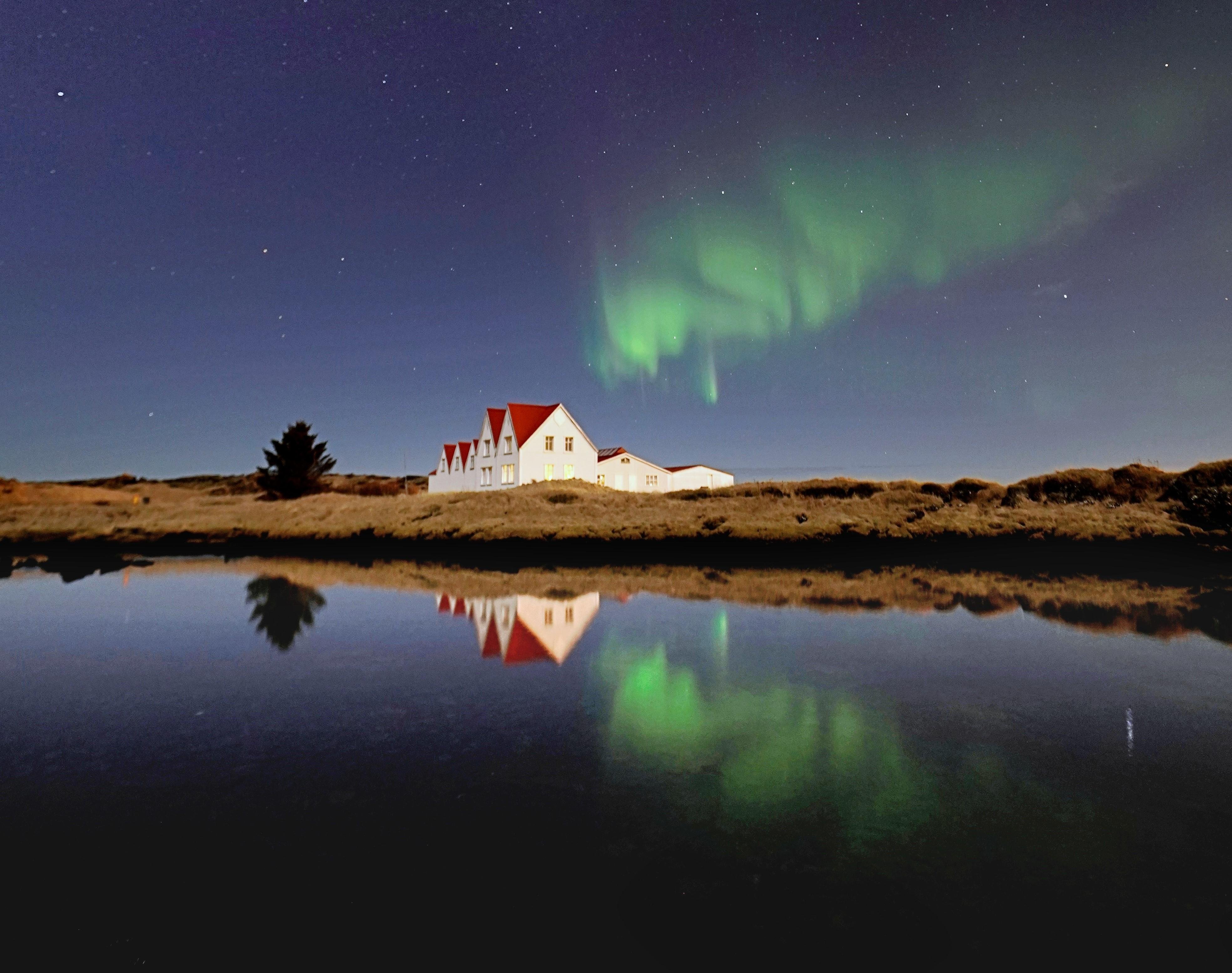 Reykjavik Northern Lights Minibus Hunt with Hot Cocoa