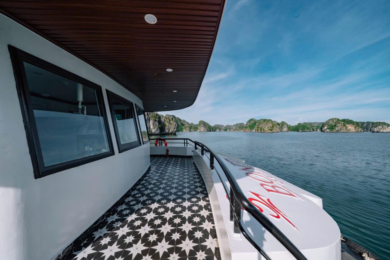 Lan Ha Bay 2-Day Cruise: Kayaking, Biking & Private Balcony
